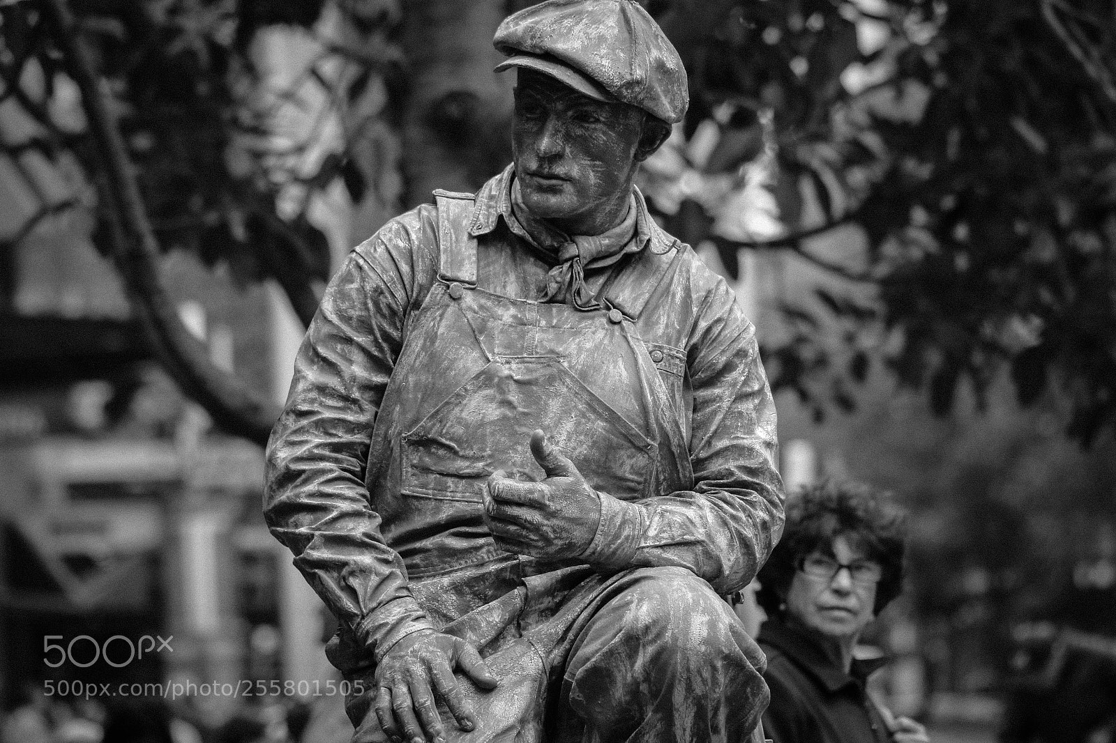 Canon EOS 7D Mark II sample photo. Working man street art photography