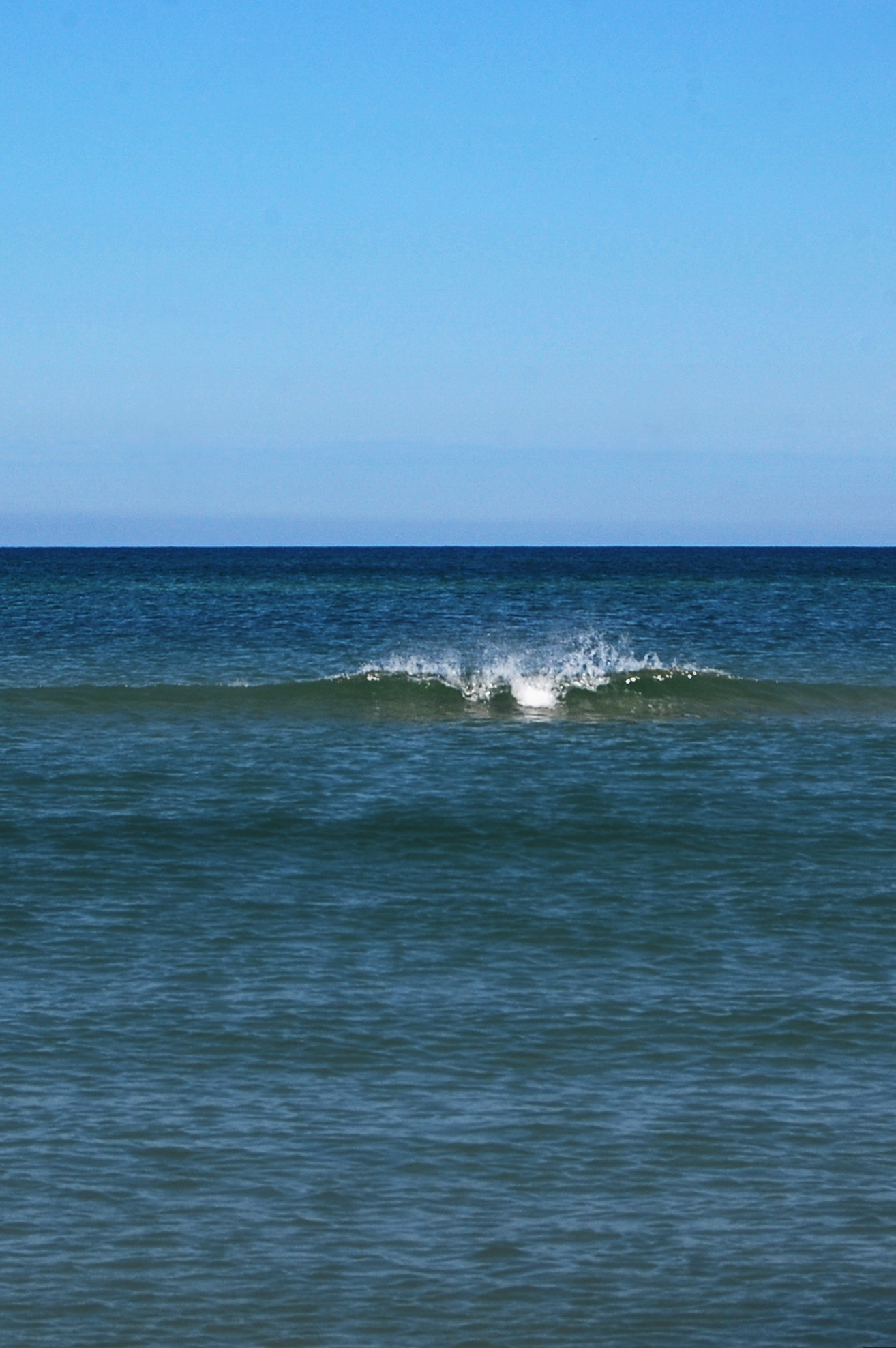 Nikon D40 sample photo. The last wave photography