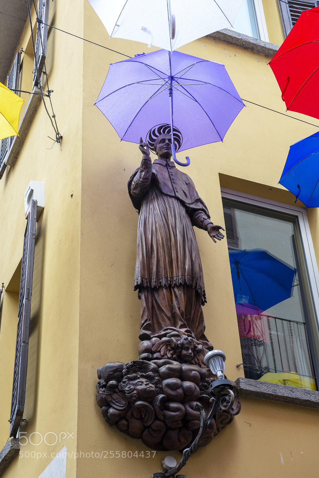Nikon D610 sample photo. Santo con l'ombrello arona photography