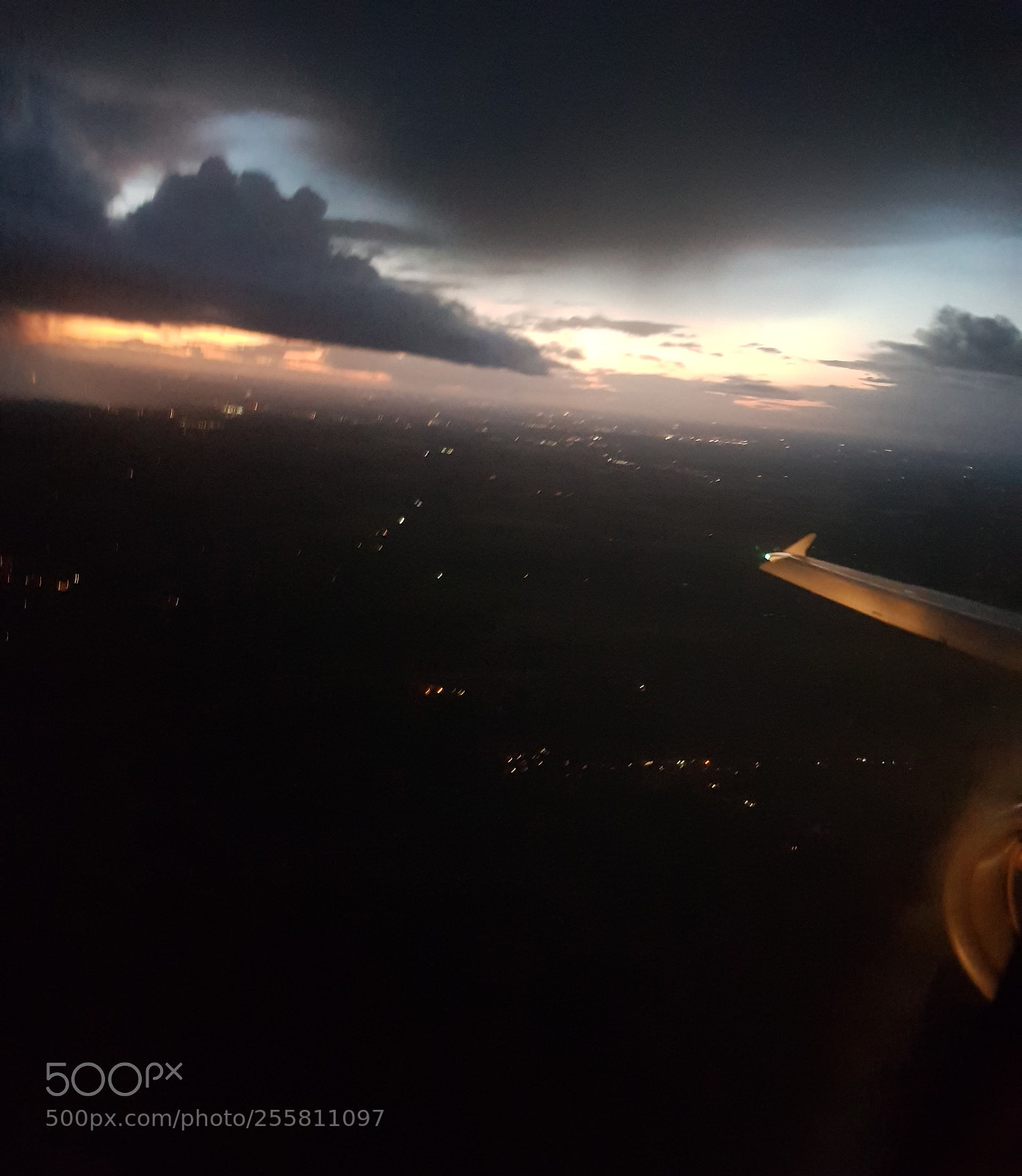 Samsung Galaxy S8 sample photo. Night flight. photography