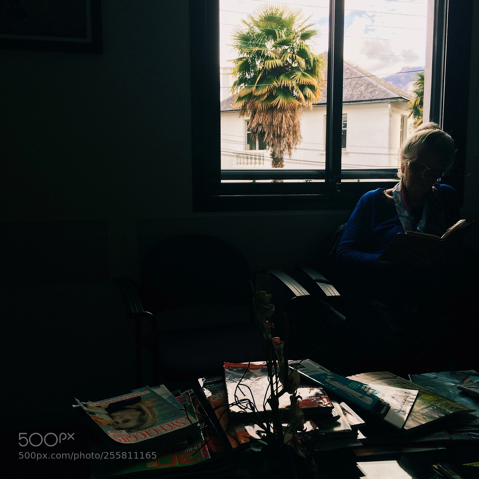 Apple iPhone 5s sample photo. Waiting room photography