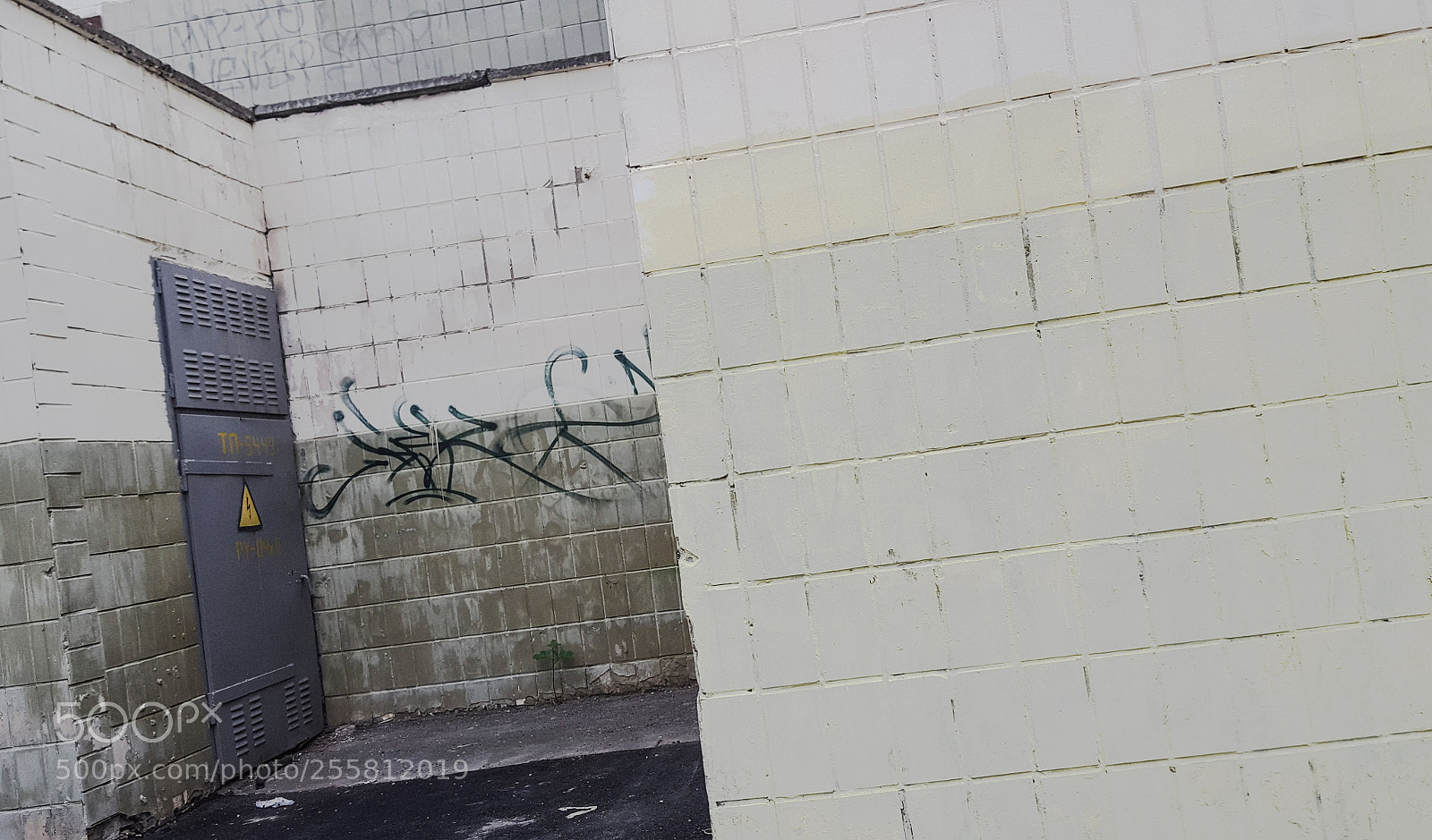 Samsung GALAXY S6 edge sample photo. Old building photography