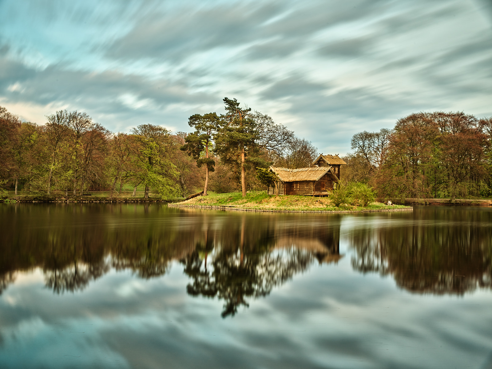 Phase One IQ3 100MP Trichr sample photo. Wooden cabin and the waking nature photography