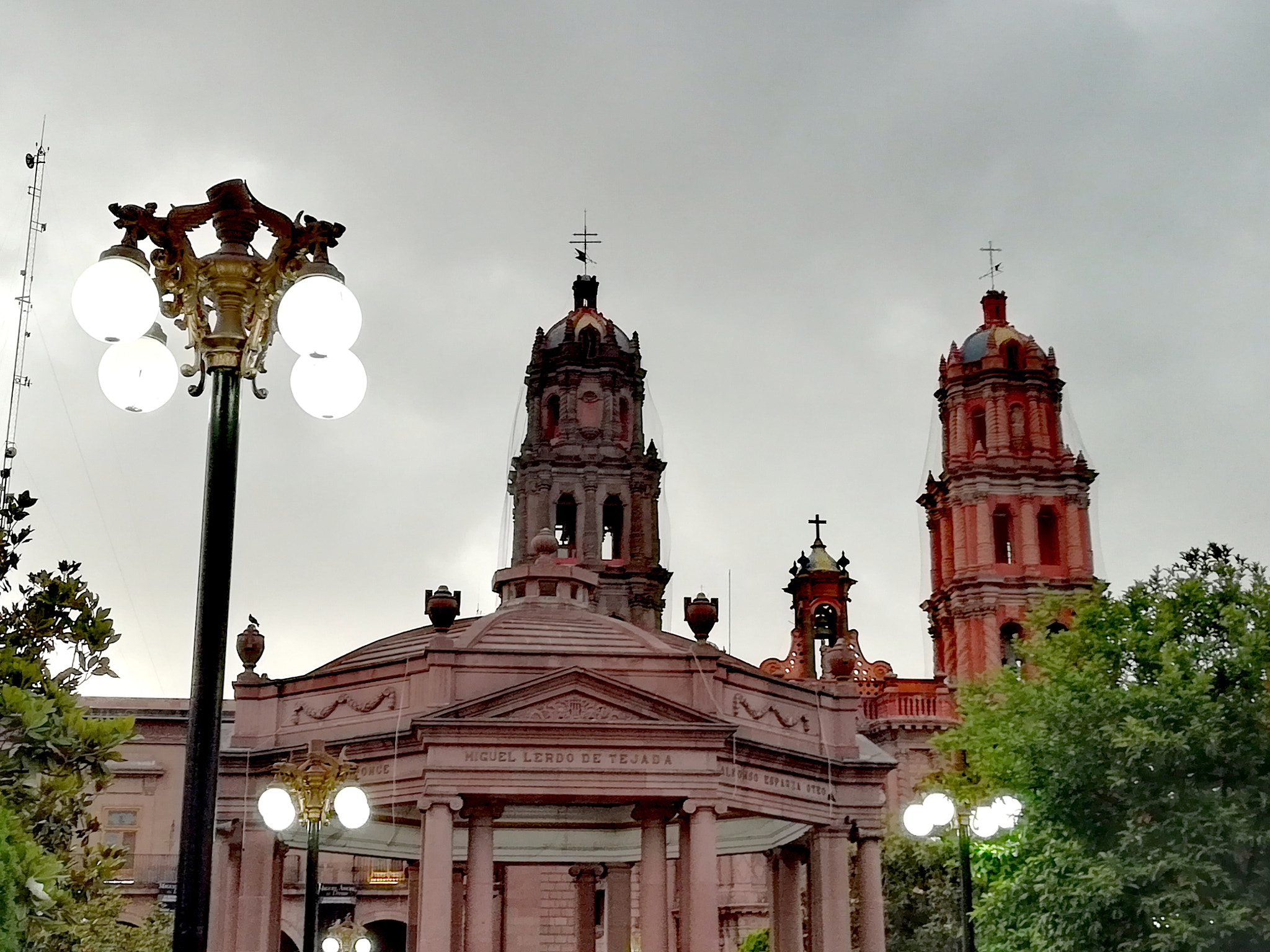 HUAWEI P SMART sample photo. Tarde de luces photography