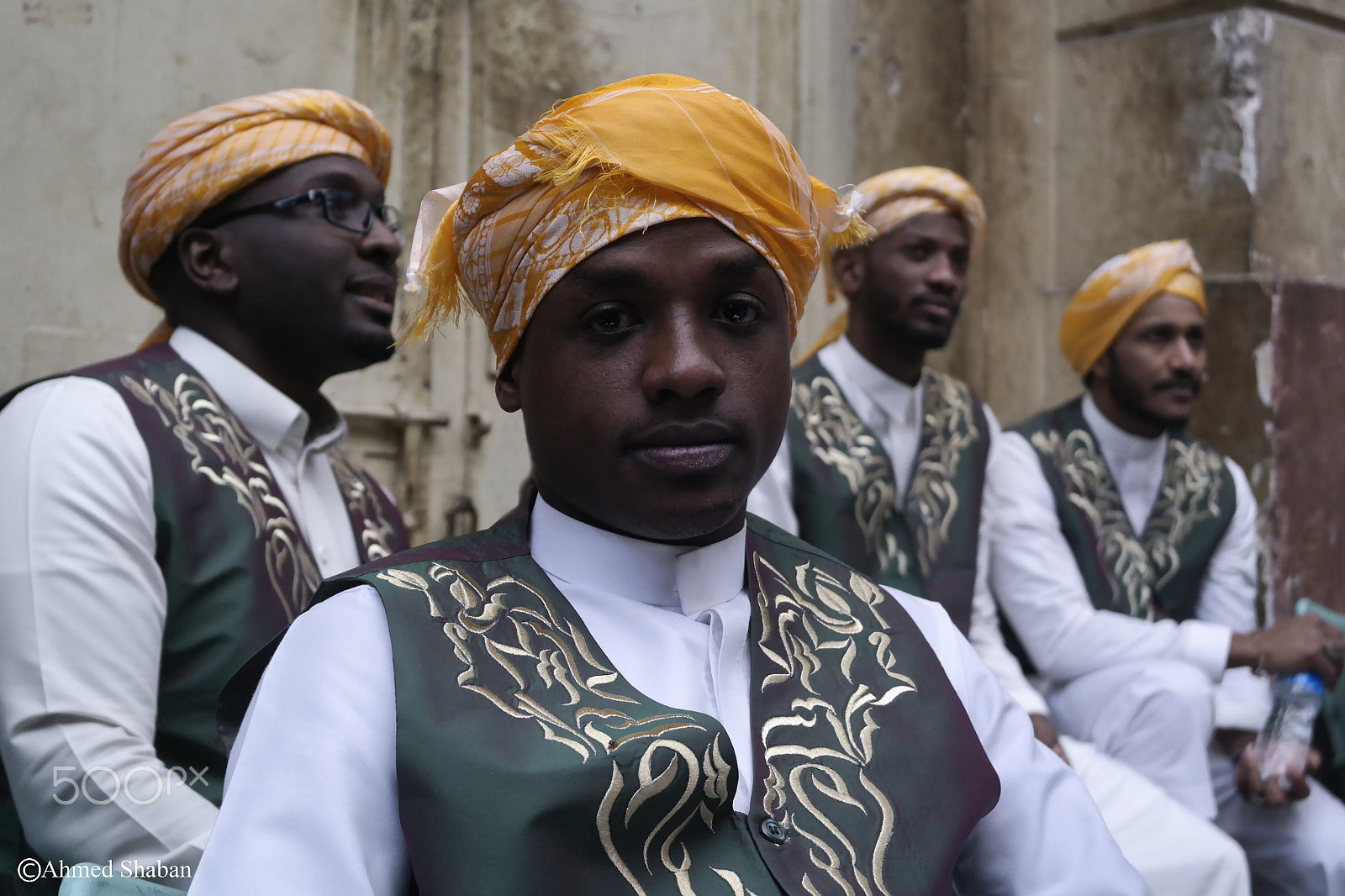 Samsung NX2000 sample photo. Saudi men photography
