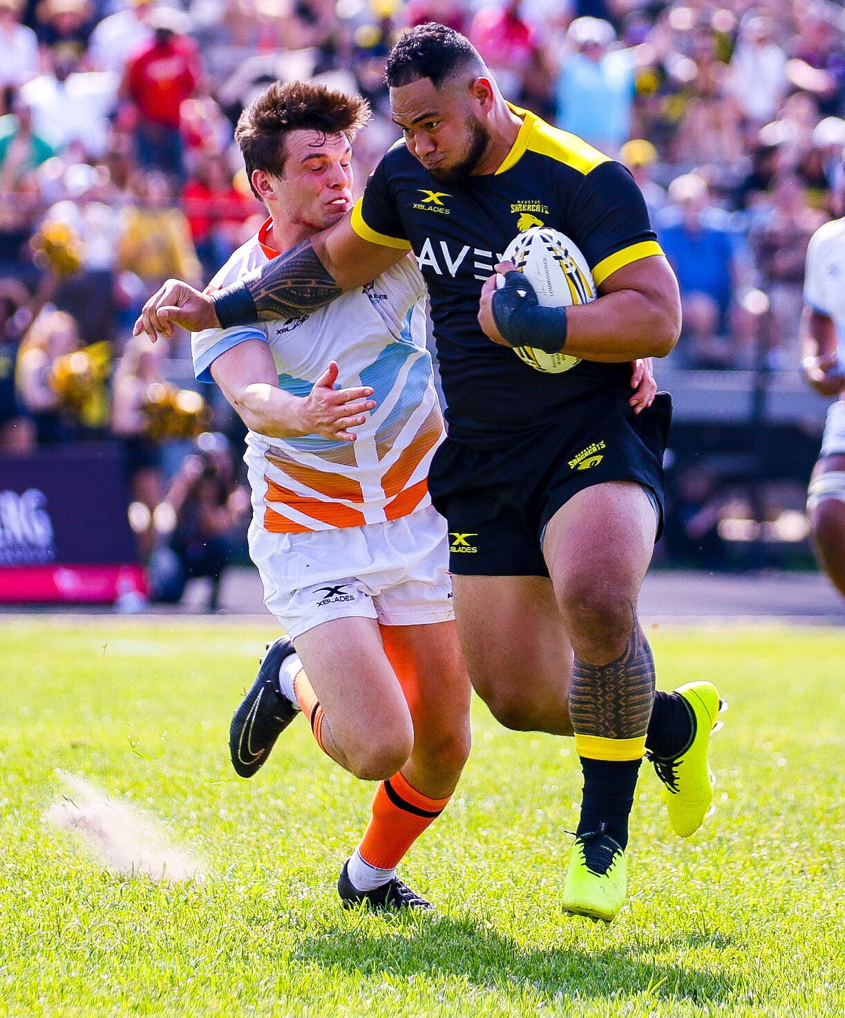Canon EOS 7D Mark II sample photo. A stiff arm from photography