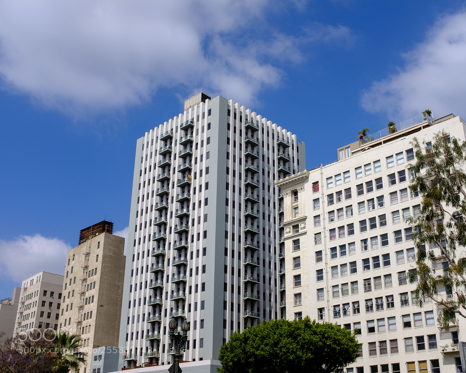 Fujifilm X100F sample photo. Walking to lunch... photography