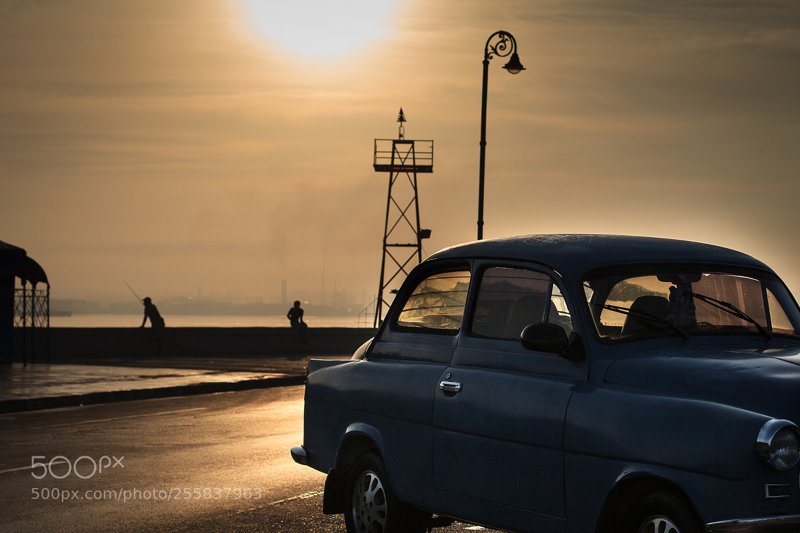Canon EOS 5D Mark II sample photo. Sunrise on the malecon photography