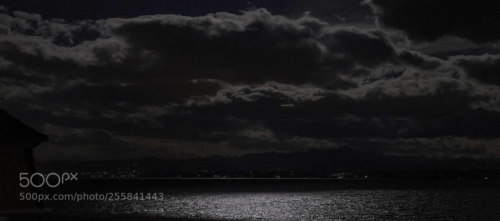 Fujifilm X-T1 sample photo. Es ist einuhrzw lf photography