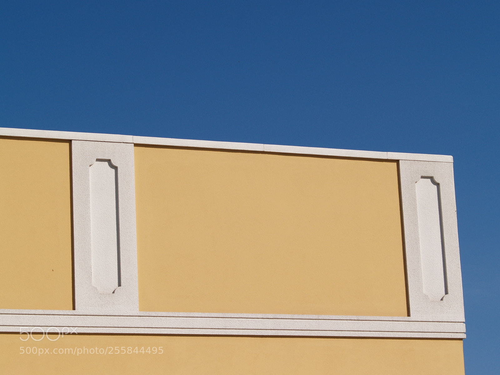 Olympus E-300 (EVOLT E-300) sample photo. Yellow balcony photography