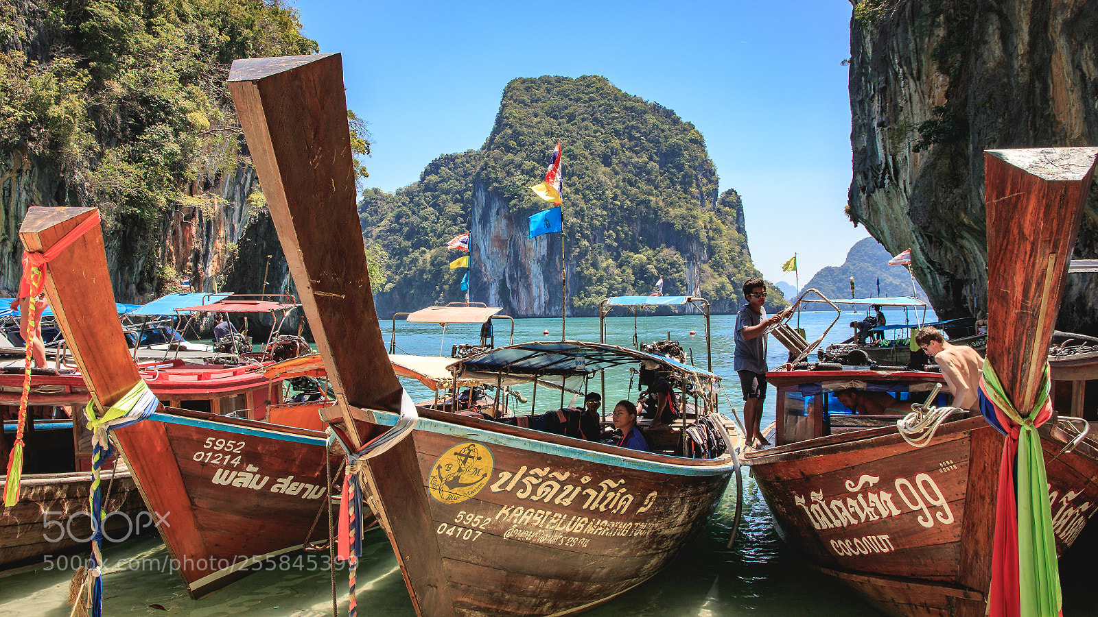Canon EOS 7D Mark II sample photo. Traffic jam thai style photography