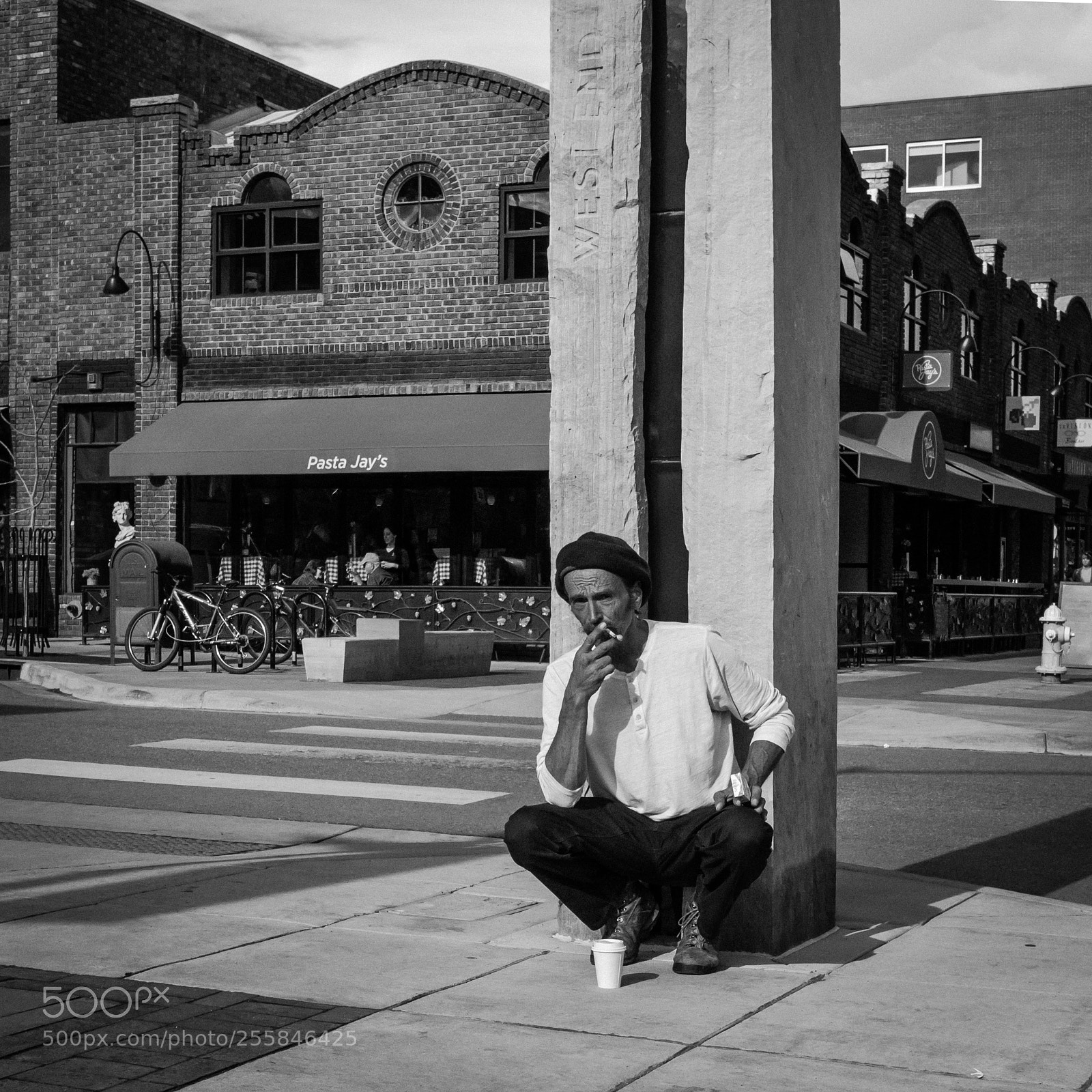 Panasonic Lumix DMC-GX85 (Lumix DMC-GX80 / Lumix DMC-GX7 Mark II) sample photo. Smoke break photography
