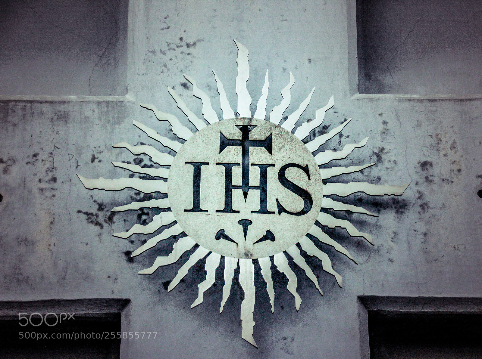 Canon EOS 1200D (EOS Rebel T5 / EOS Kiss X70 / EOS Hi) sample photo. Jesuit symbol at corpus photography