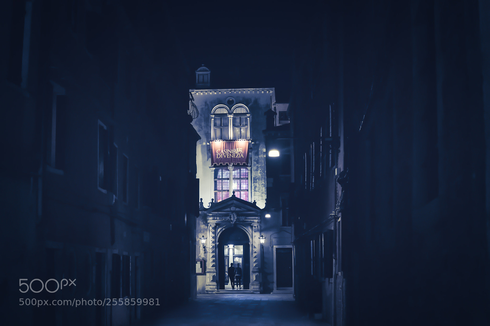 Sony a6300 sample photo. Venice casino alley photography