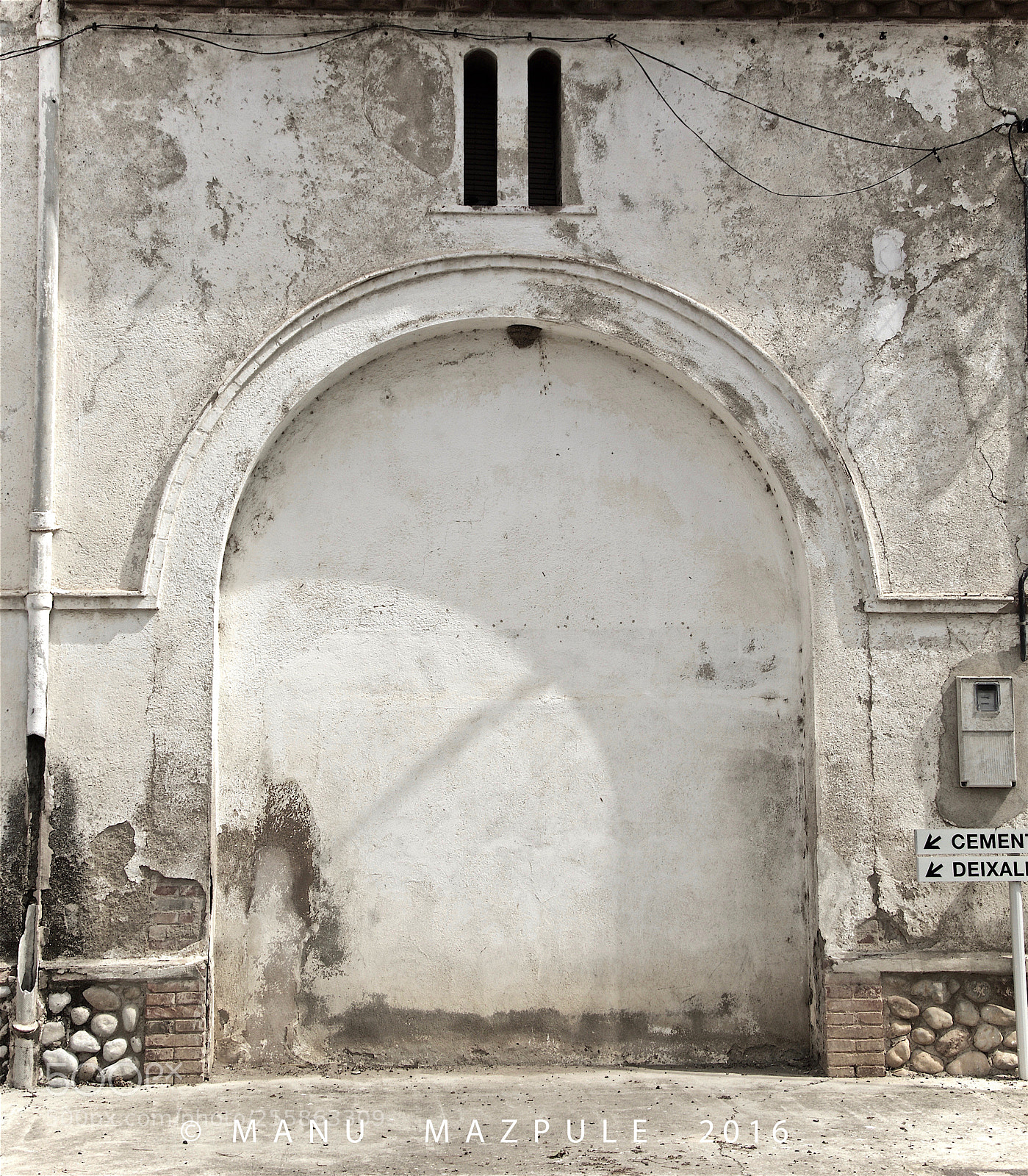 Canon EOS 70D sample photo. 326. girona. catalunya... no passing... photography