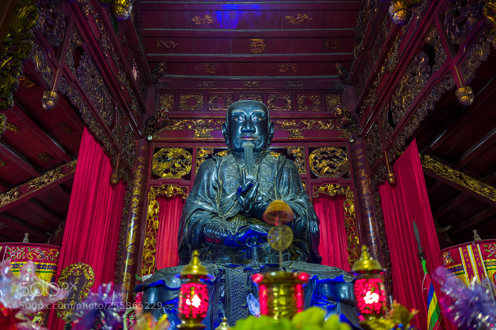 Leica Q (Typ 116) sample photo. A temple in hanoi photography