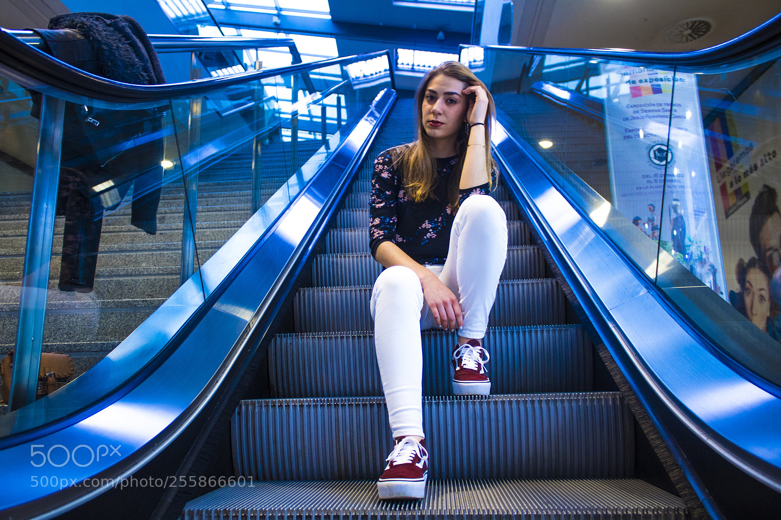 Canon EOS 1300D (EOS Rebel T6 / EOS Kiss X80) sample photo. Impressive girl photography