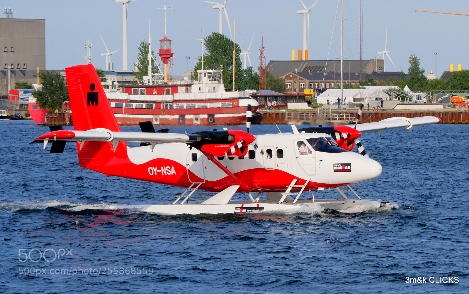 Panasonic Lumix DMC-G85 (Lumix DMC-G80) sample photo. Plane on water... photography
