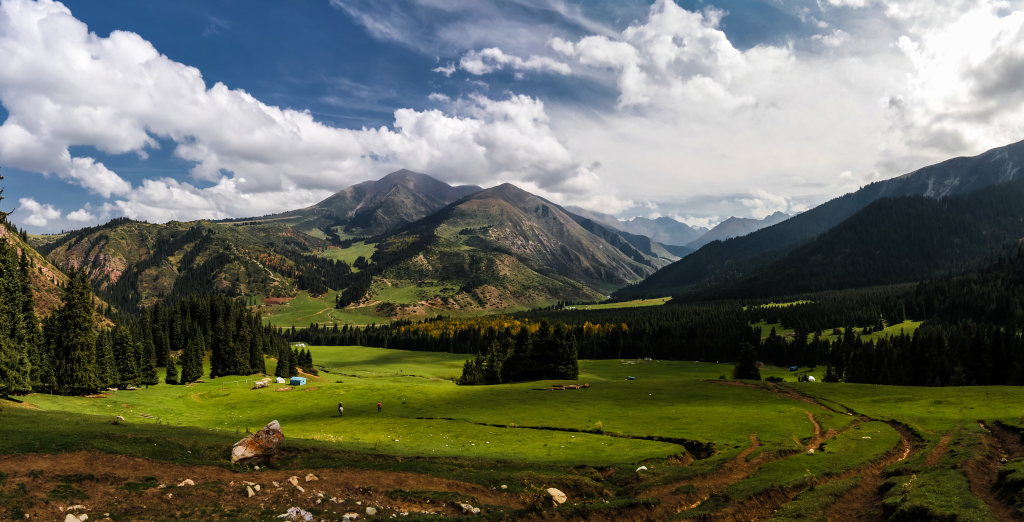 Samsung NX30 sample photo. Panorama view to jeti-oguz aka seven bulls valley, kyrgyzstan photography