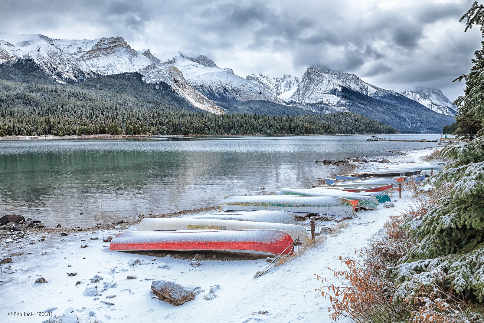 Canon EOS 70D sample photo. Canoes in hibernation photography