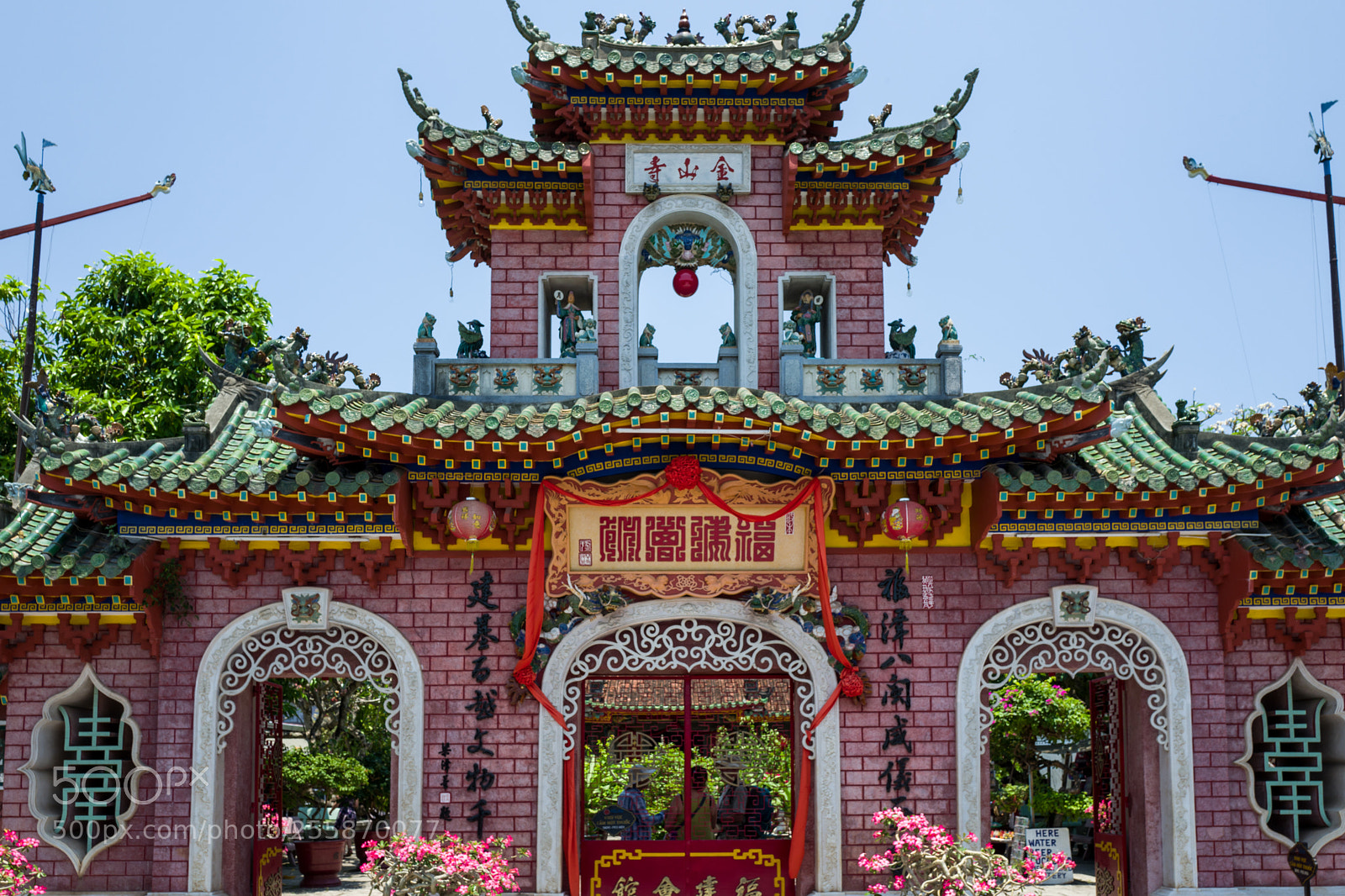 Leica Q (Typ 116) sample photo. A temple in hoi photography