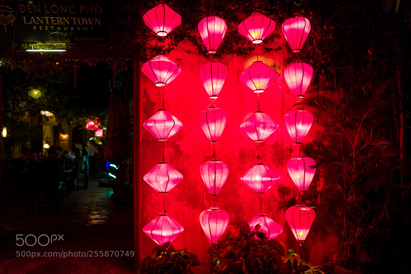 Leica Q (Typ 116) sample photo. Red lanterns in hoi photography