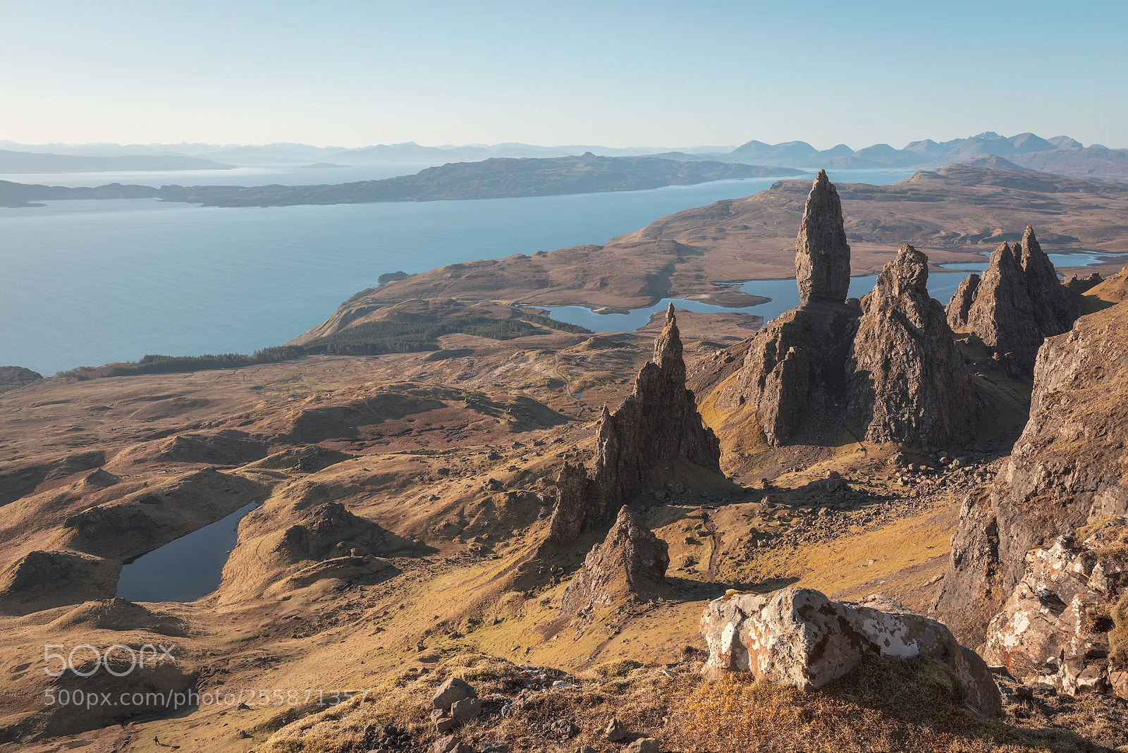Canon EOS 5DS R sample photo. Cloudless storr photography