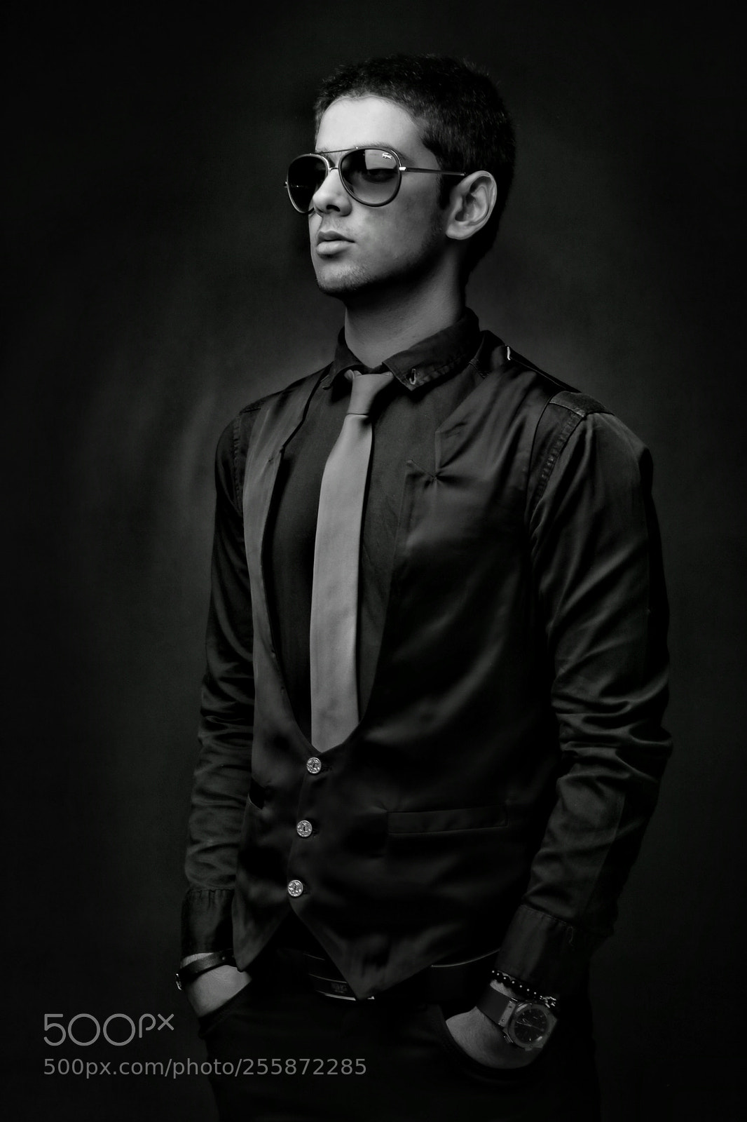 Canon EOS 750D (EOS Rebel T6i / EOS Kiss X8i) sample photo. Gentleman photography