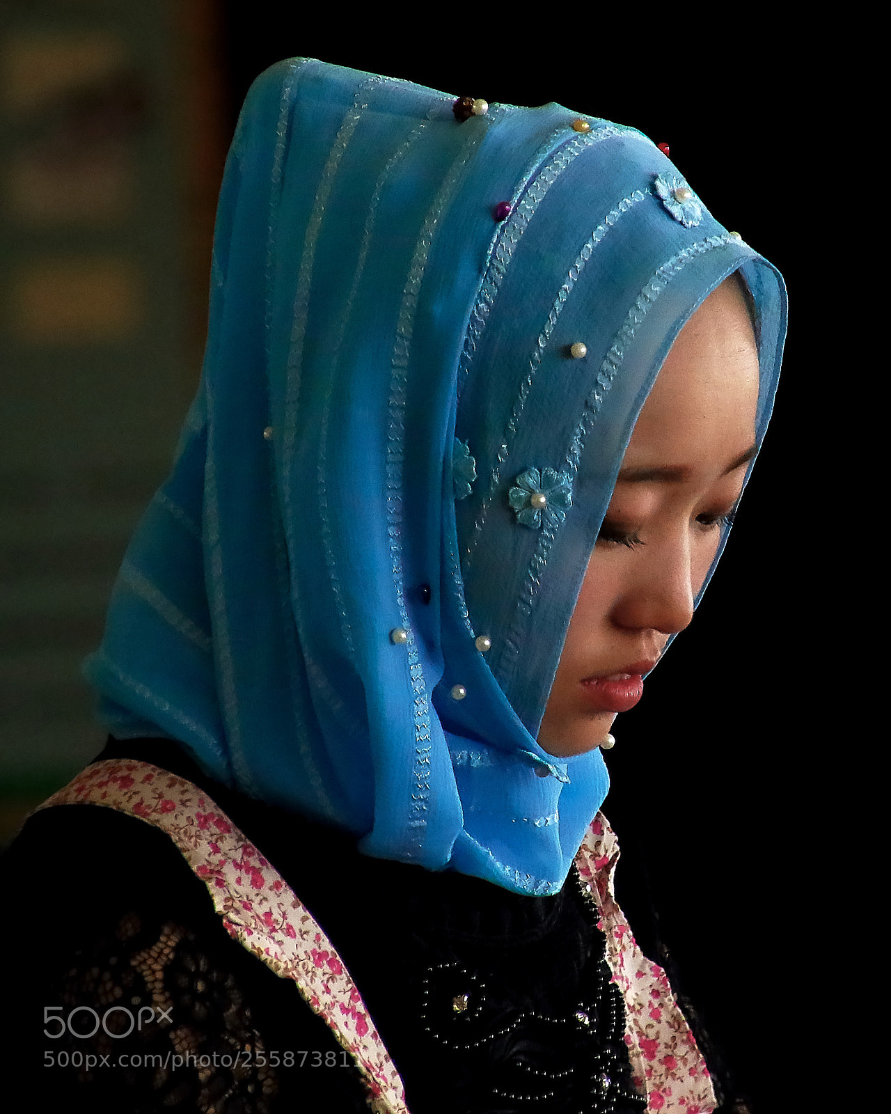 Canon EOS 7D Mark II sample photo. Girl of uygur photography