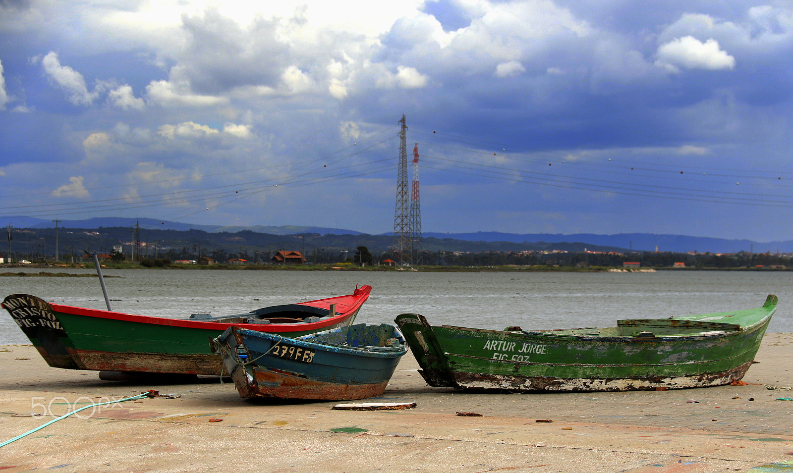 Canon EF-S 18-200mm F3.5-5.6 IS sample photo. Boats photography