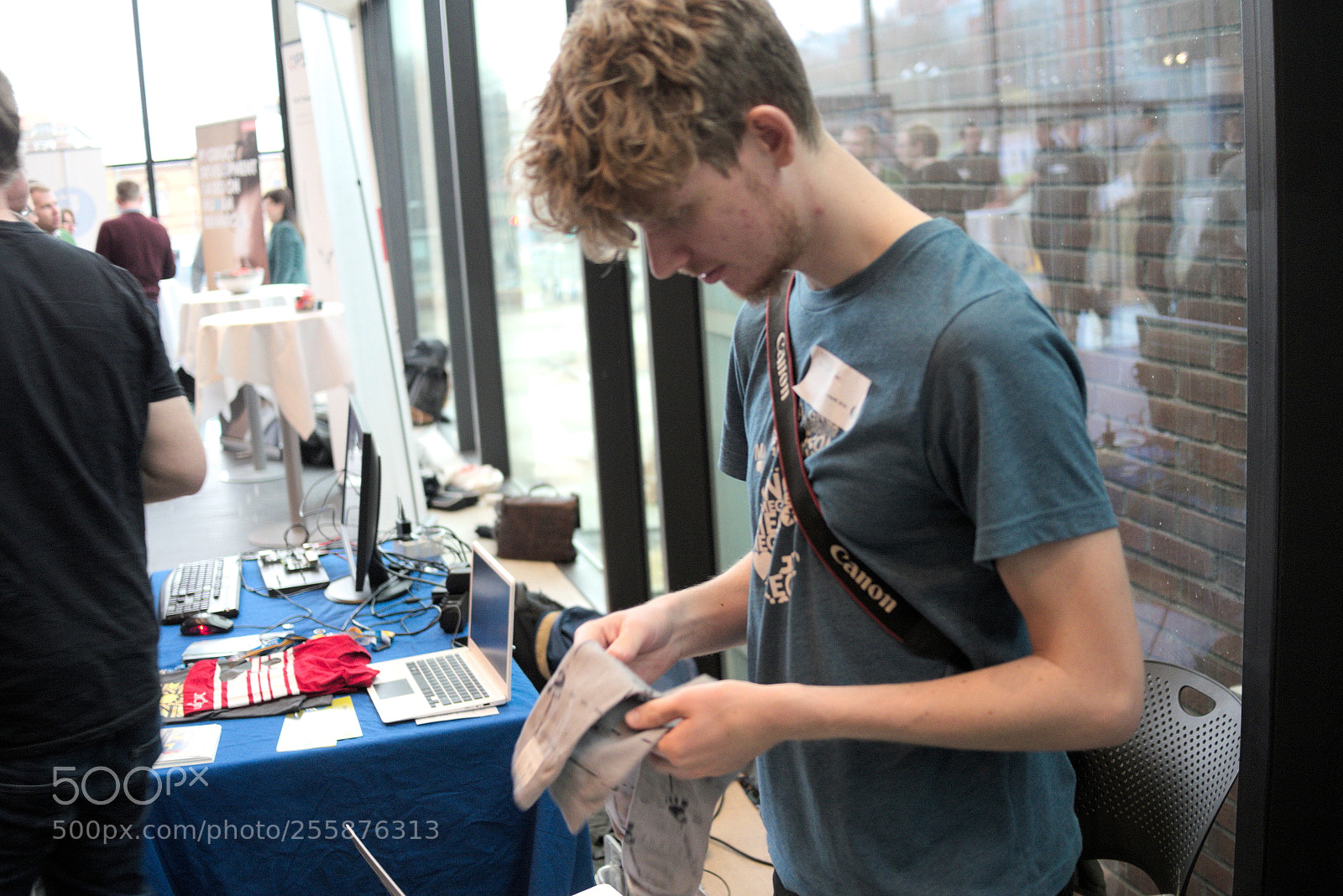 Panasonic Lumix DMC-G6 sample photo. Bastian handling socks at photography