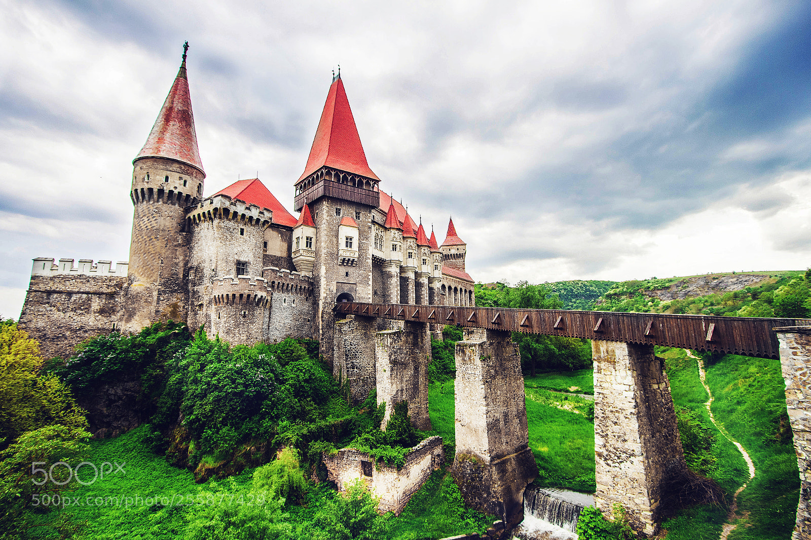 Canon EOS 600D (Rebel EOS T3i / EOS Kiss X5) sample photo. Corvin castle photography