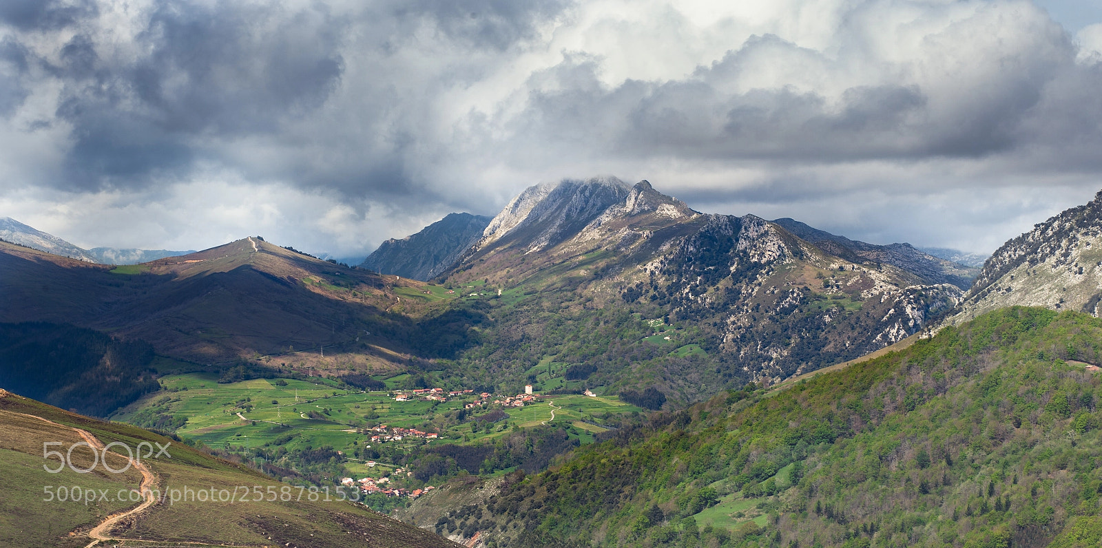 Canon EOS 5D Mark II sample photo. Cantabria profunda photography