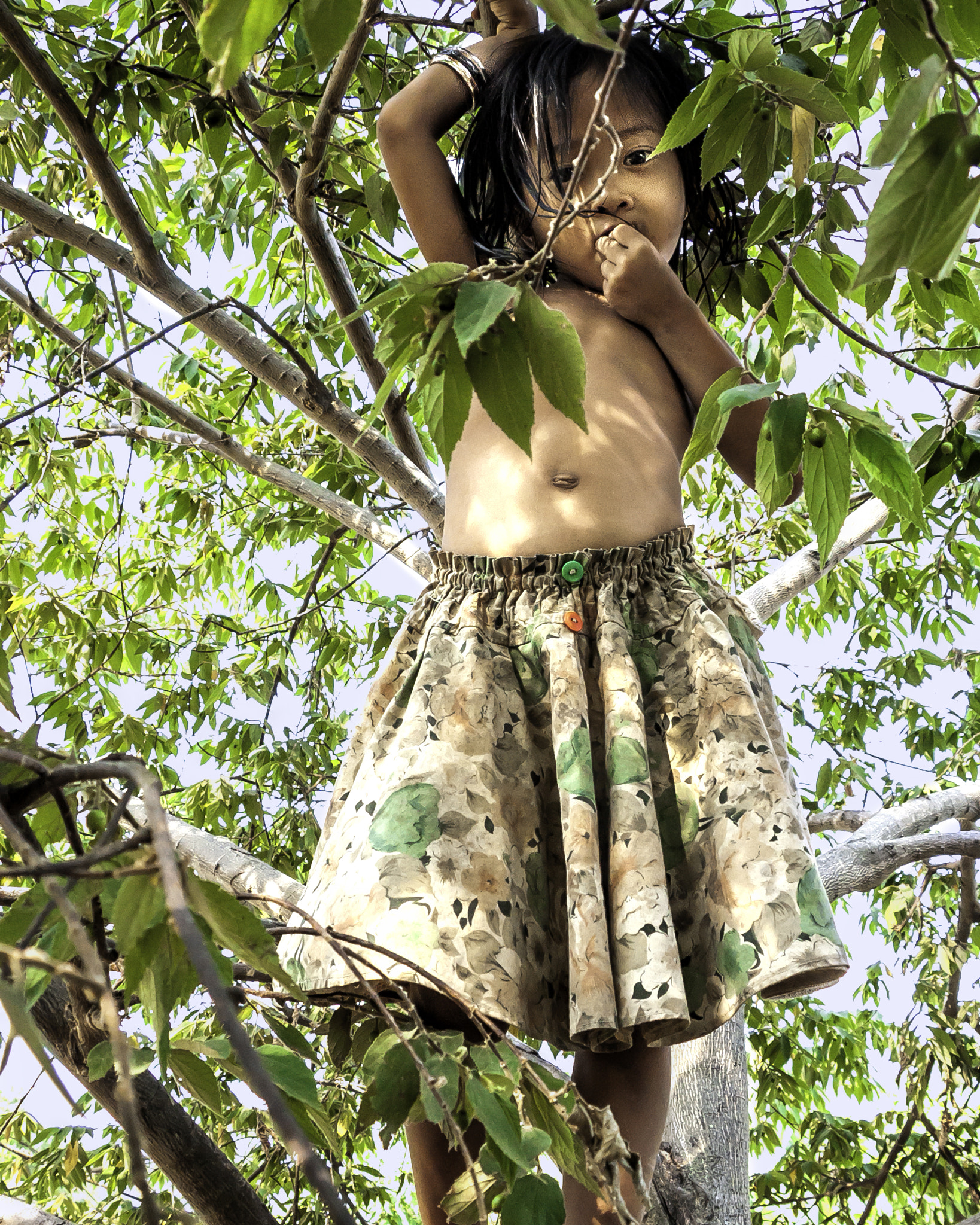 Nikon E5700 sample photo. Tree cherub / cambodia photography