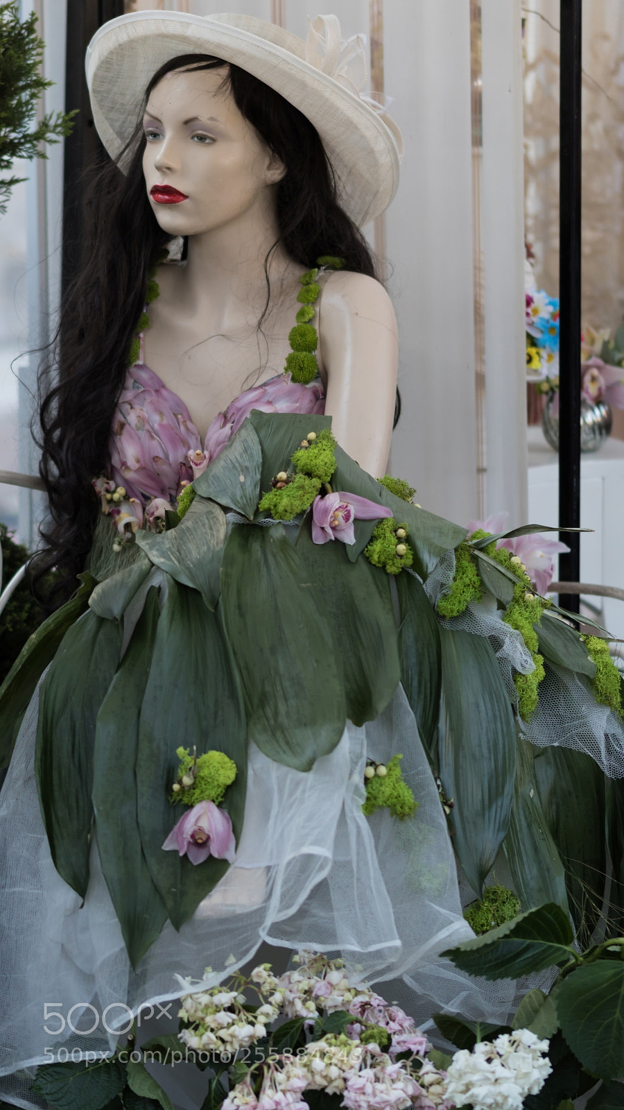 Canon EOS 77D (EOS 9000D / EOS 770D) sample photo. Flower mannequin photography