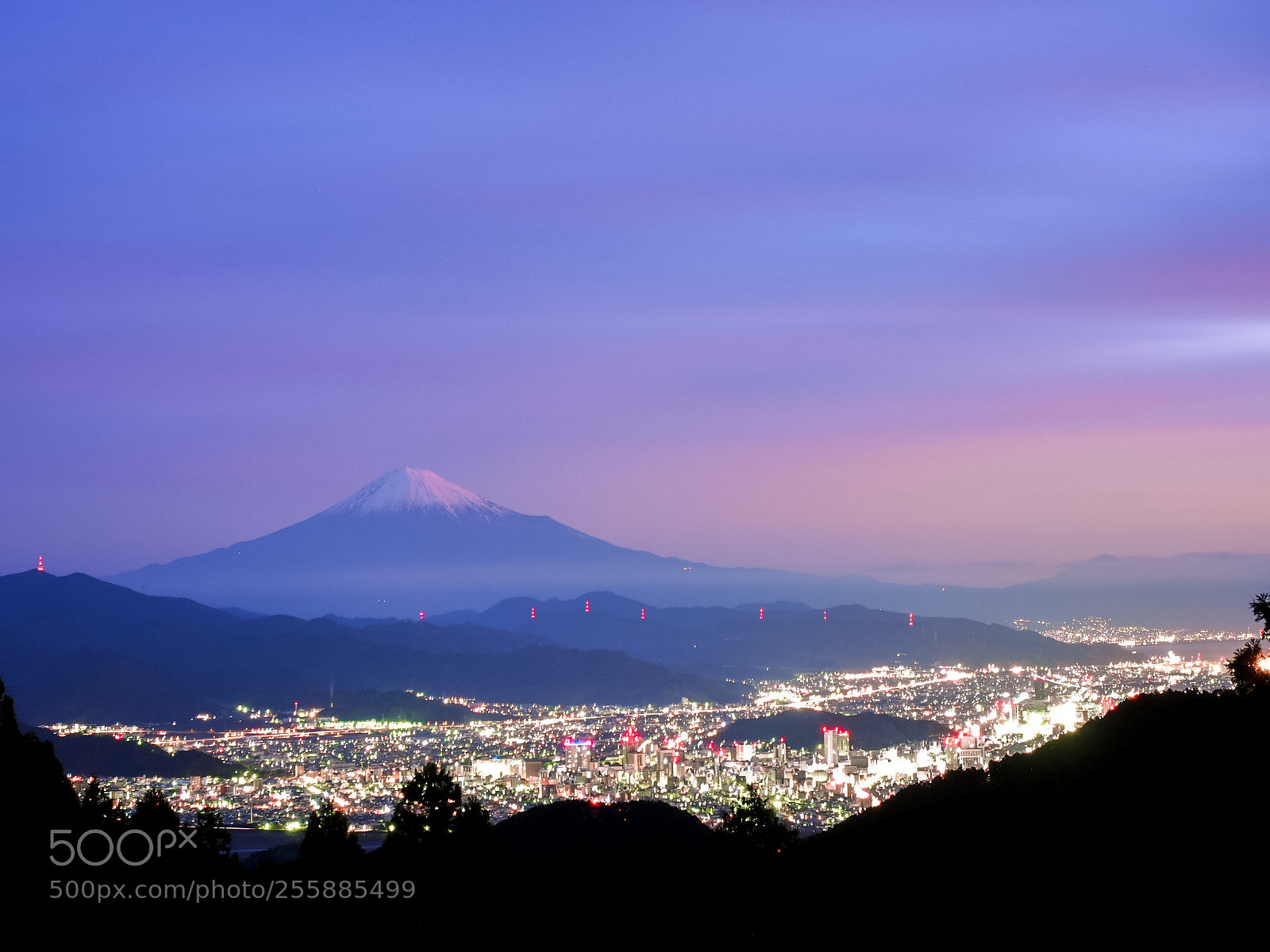 Olympus OM-D E-M10 II sample photo. Twilight photography