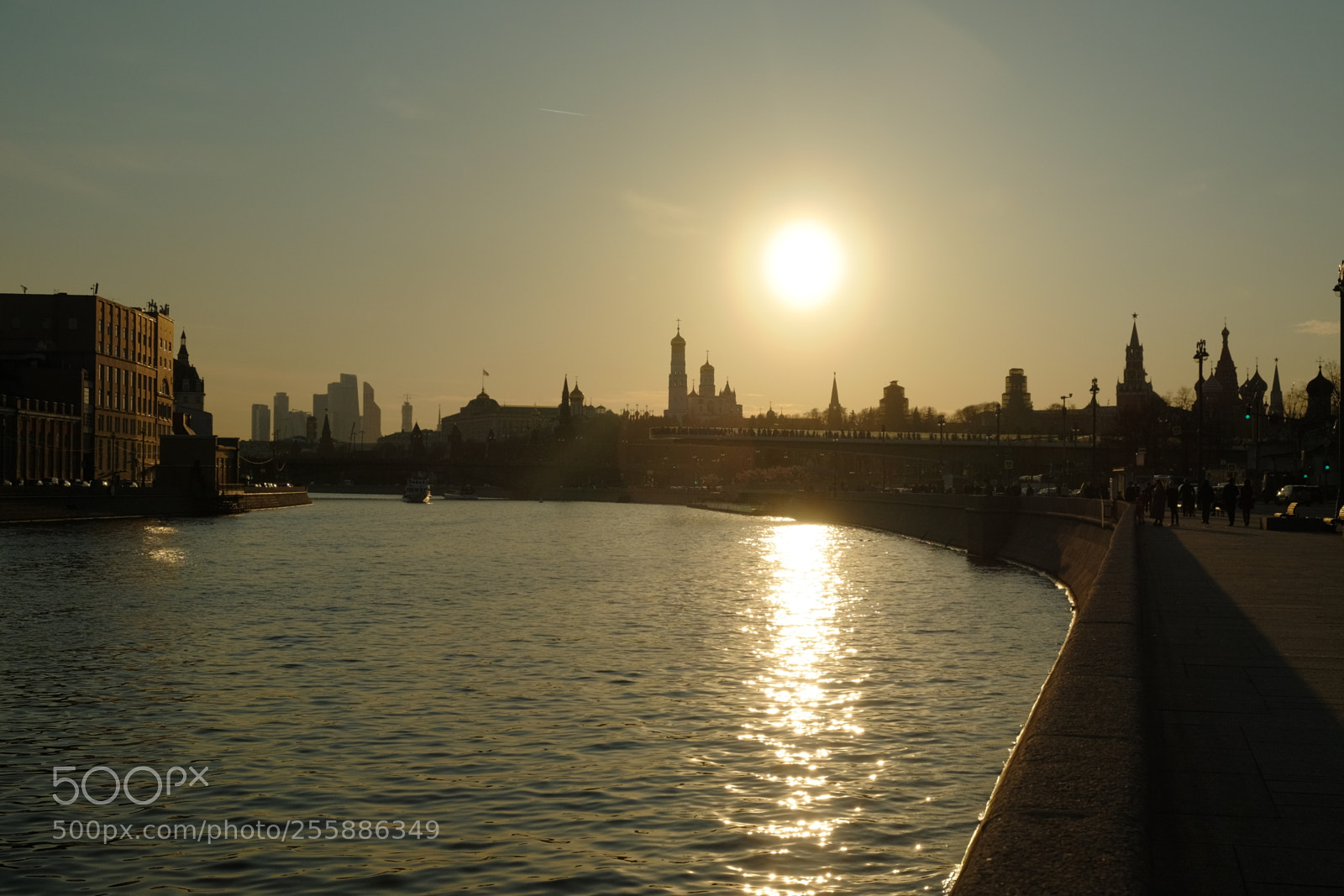Fujifilm X-T1 sample photo. Moscow april photography