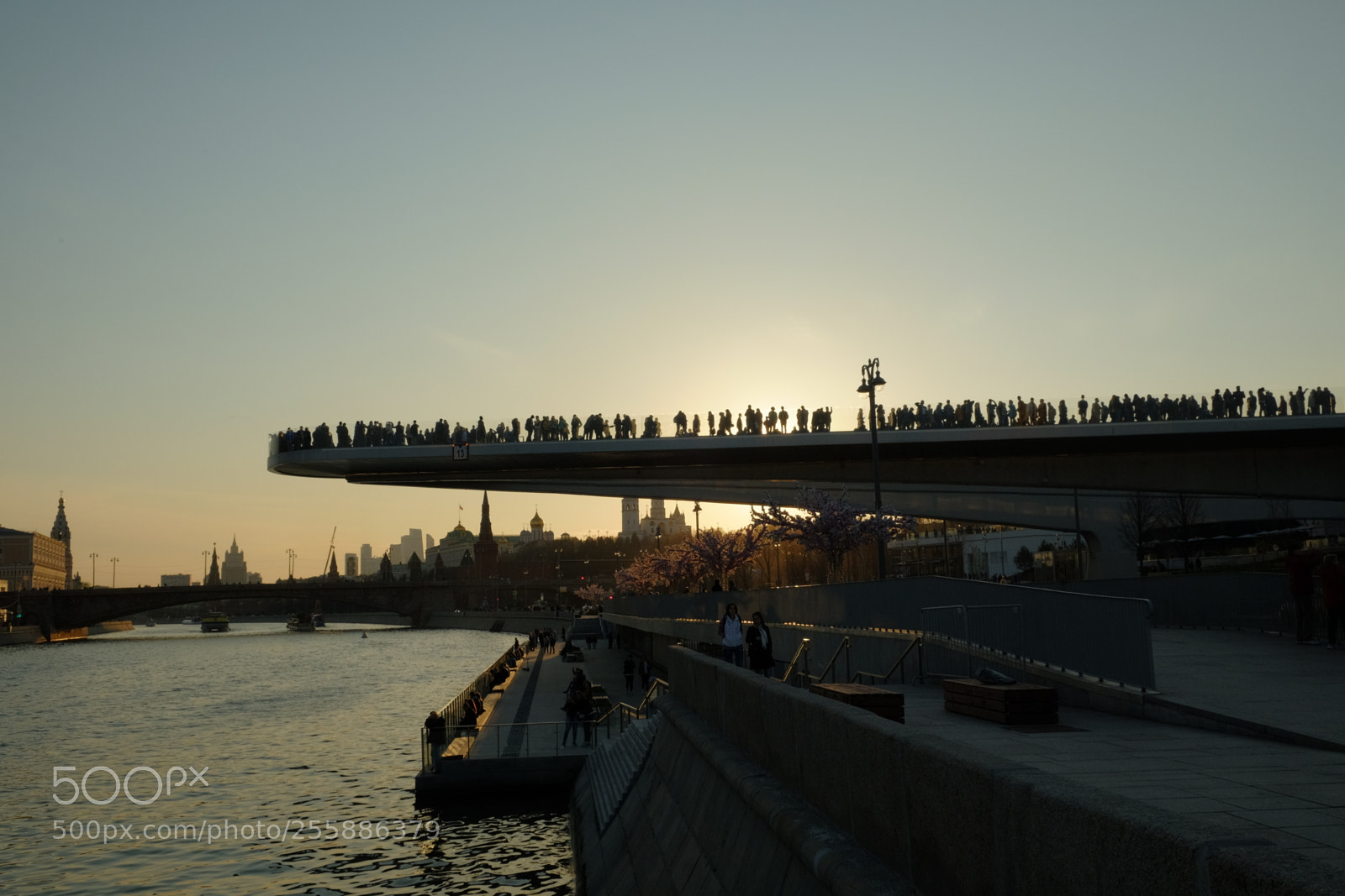 Fujifilm X-T1 sample photo. Moscow april photography