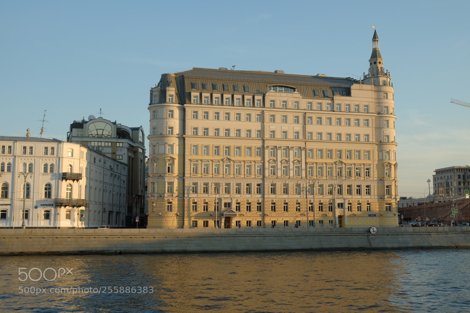Fujifilm X-T1 sample photo. Moscow april photography