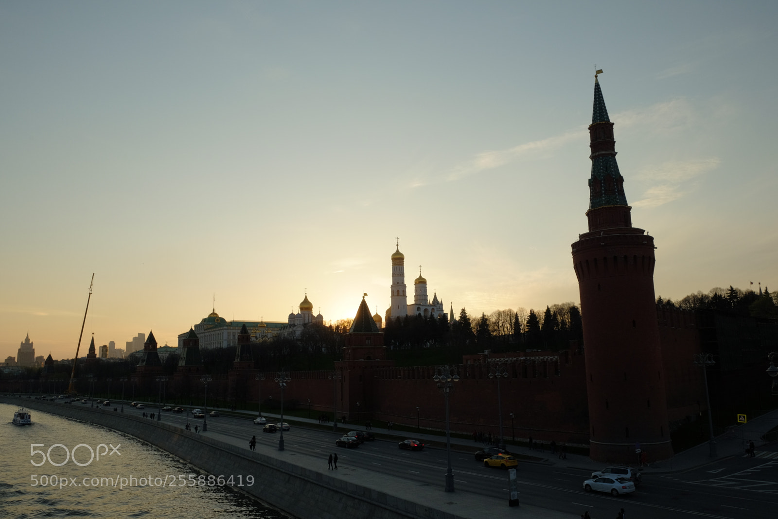 Fujifilm X-T1 sample photo. Moscow april photography