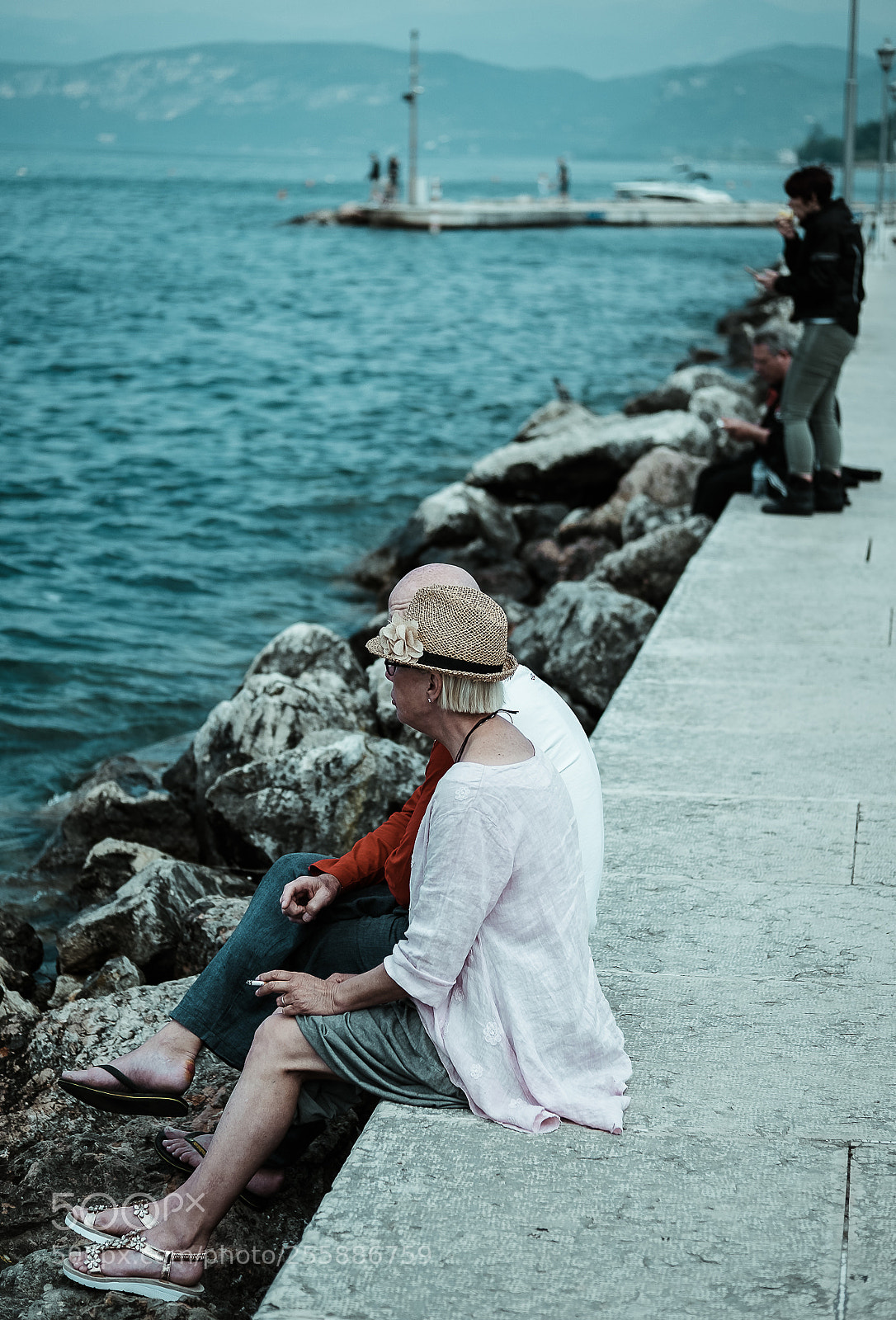 Fujifilm X-T10 sample photo. .. the hat .. photography
