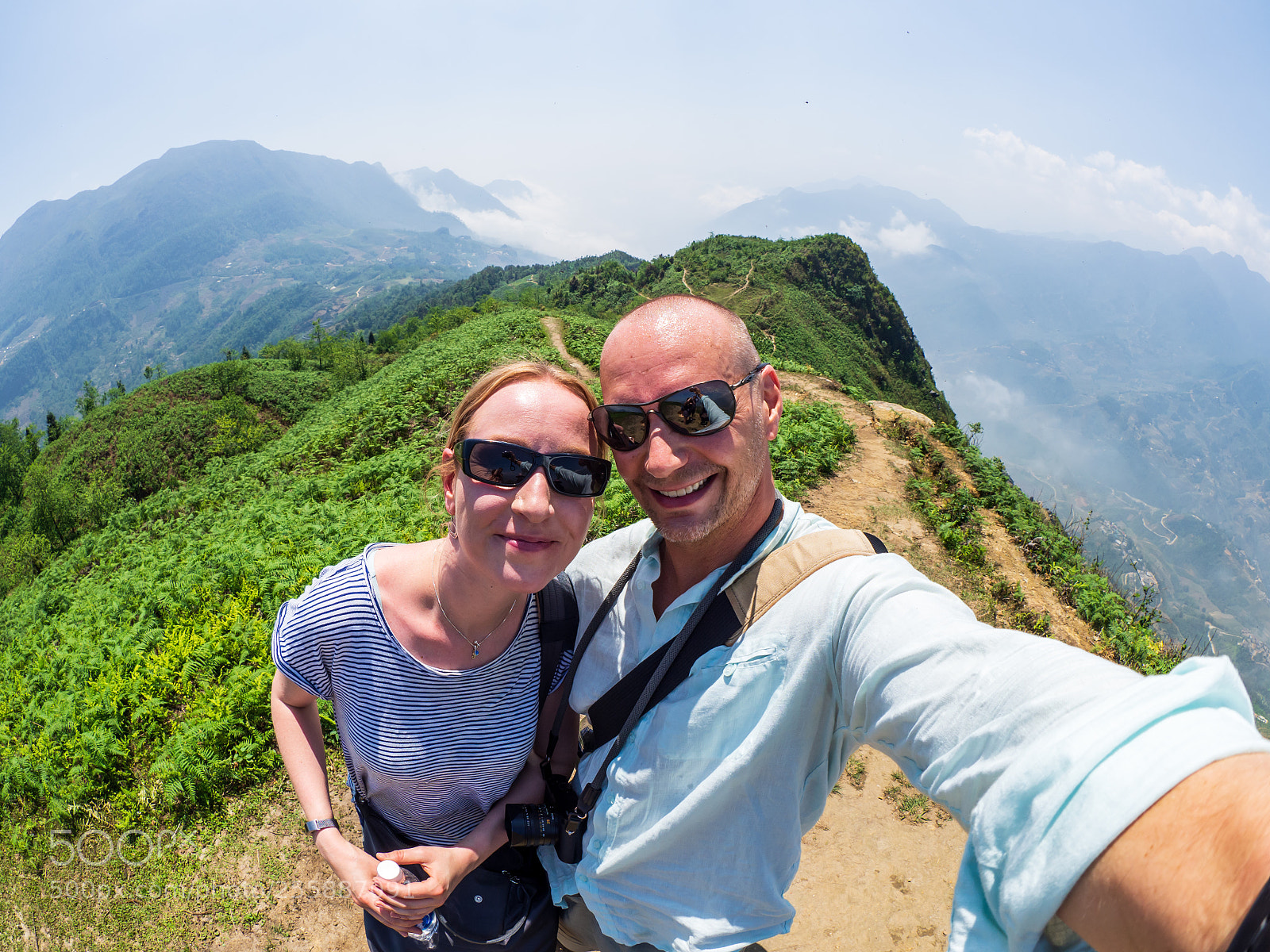 Olympus OM-D E-M10 II sample photo. Caucasian couple makes selfie photography