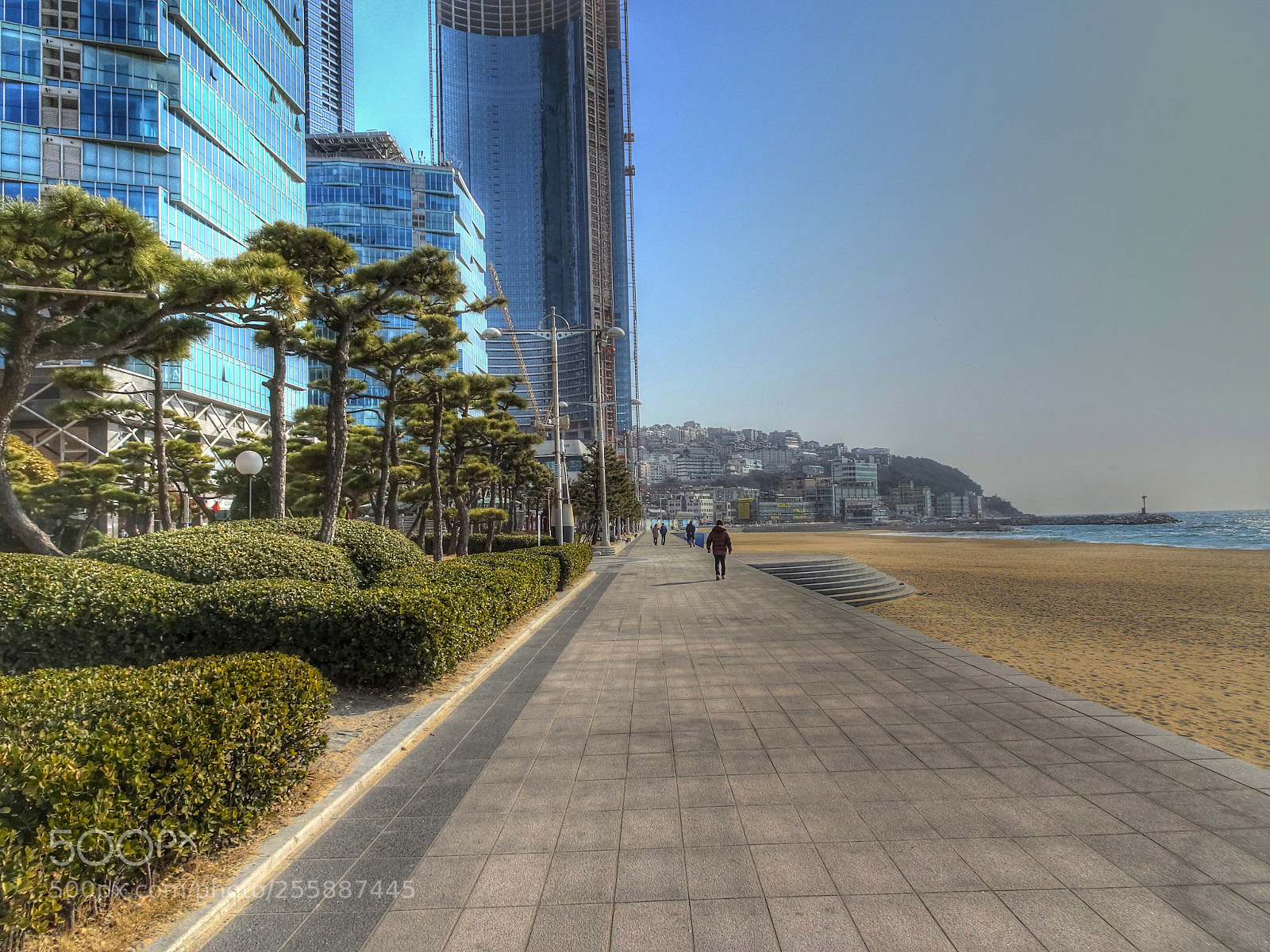 Sony Cyber-shot DSC-HX90V sample photo. Walk photography