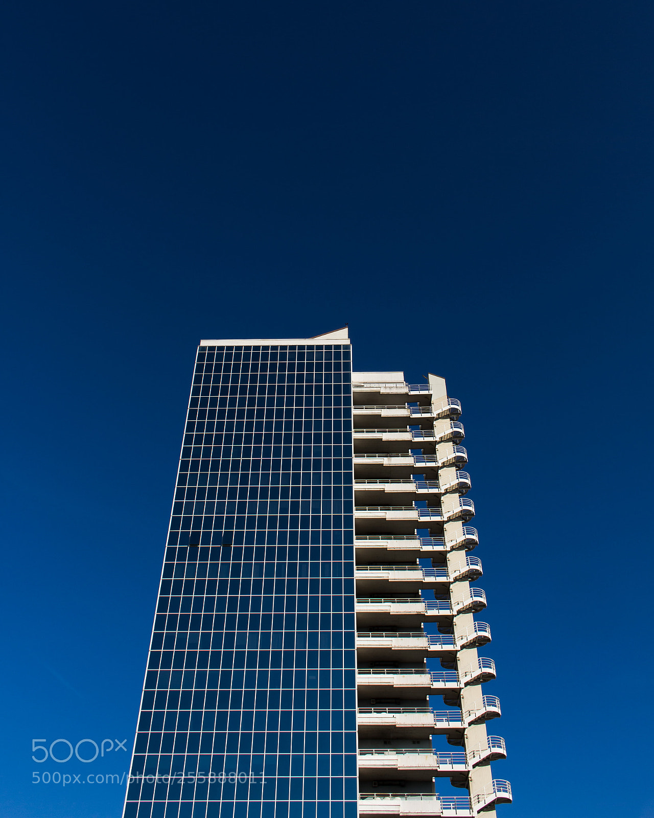 Canon EOS 700D (EOS Rebel T5i / EOS Kiss X7i) sample photo. Shades of blue photography