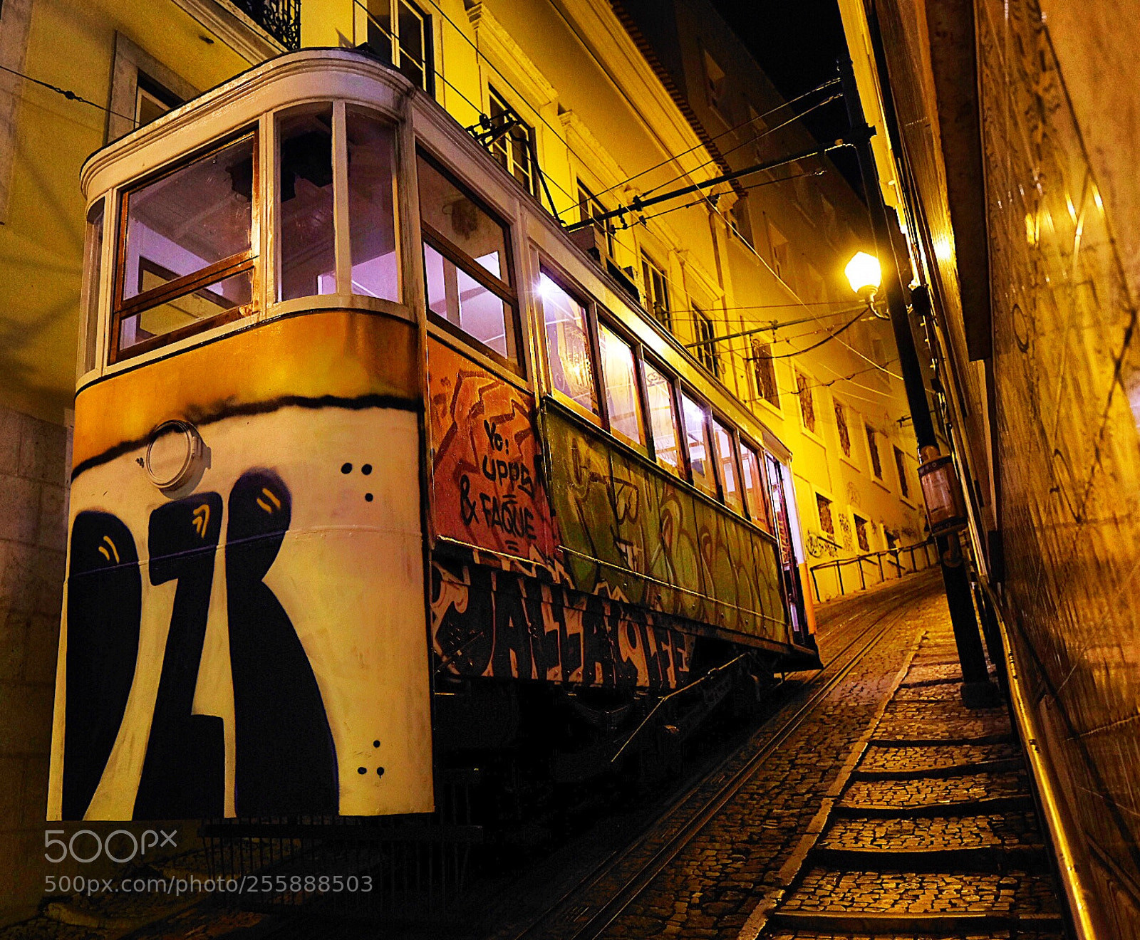 Panasonic Lumix DMC-GX85 (Lumix DMC-GX80 / Lumix DMC-GX7 Mark II) sample photo. Lisbon by night photography