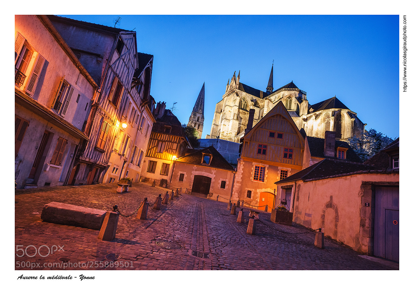 Nikon Df sample photo. Auxerre - plce coche photography