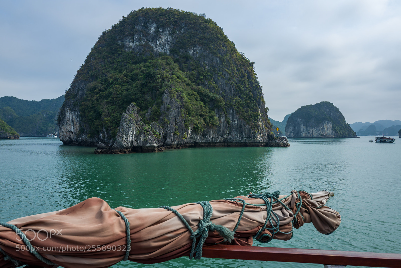 Leica Q (Typ 116) sample photo. The halong bay in photography