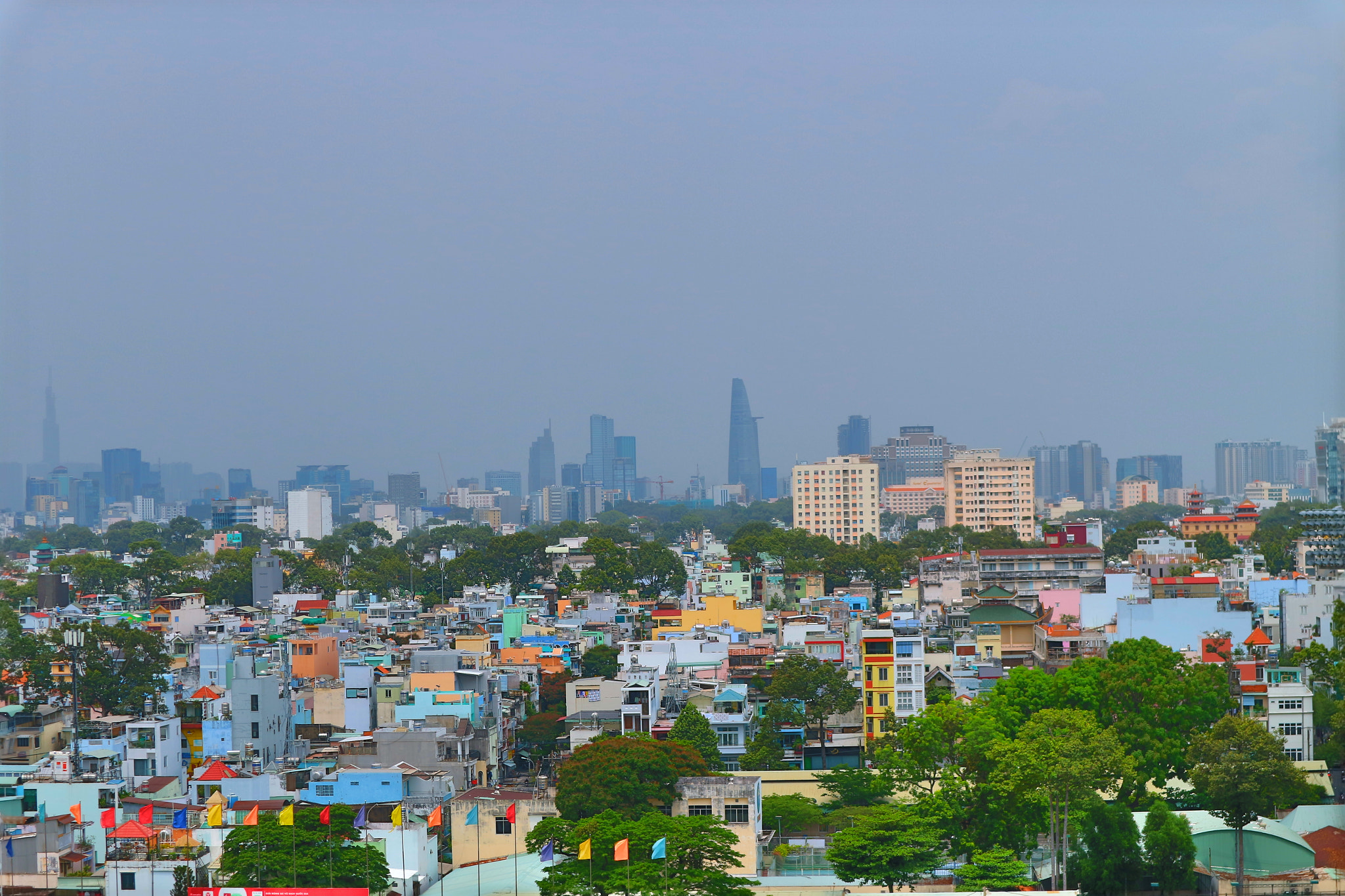 Canon EOS M10 + Canon EF-M 15-45mm F3.5-6.3 IS STM sample photo. My city photography