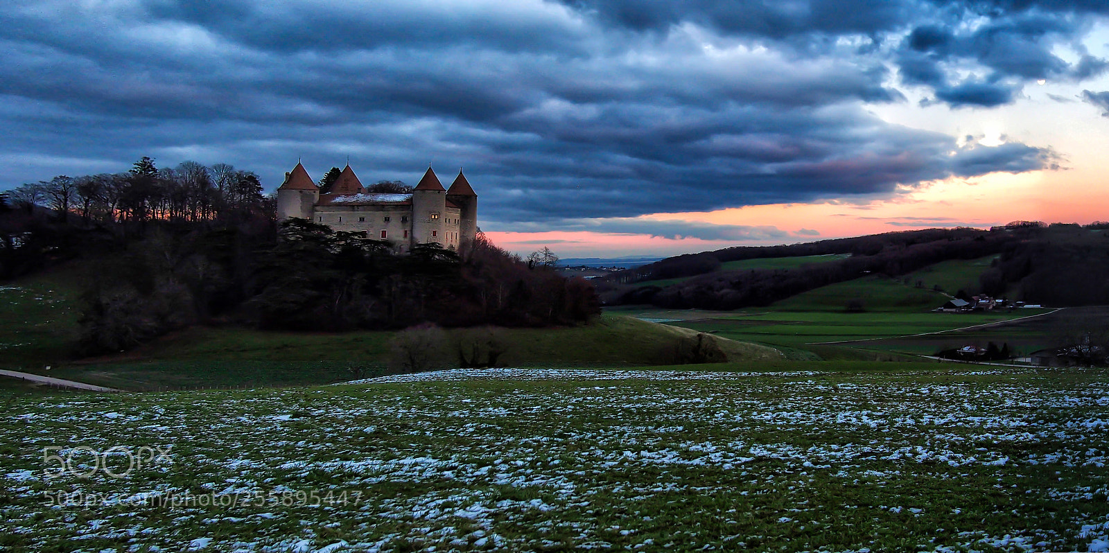 Olympus OM-D E-M5 sample photo. Evening on the haunted photography