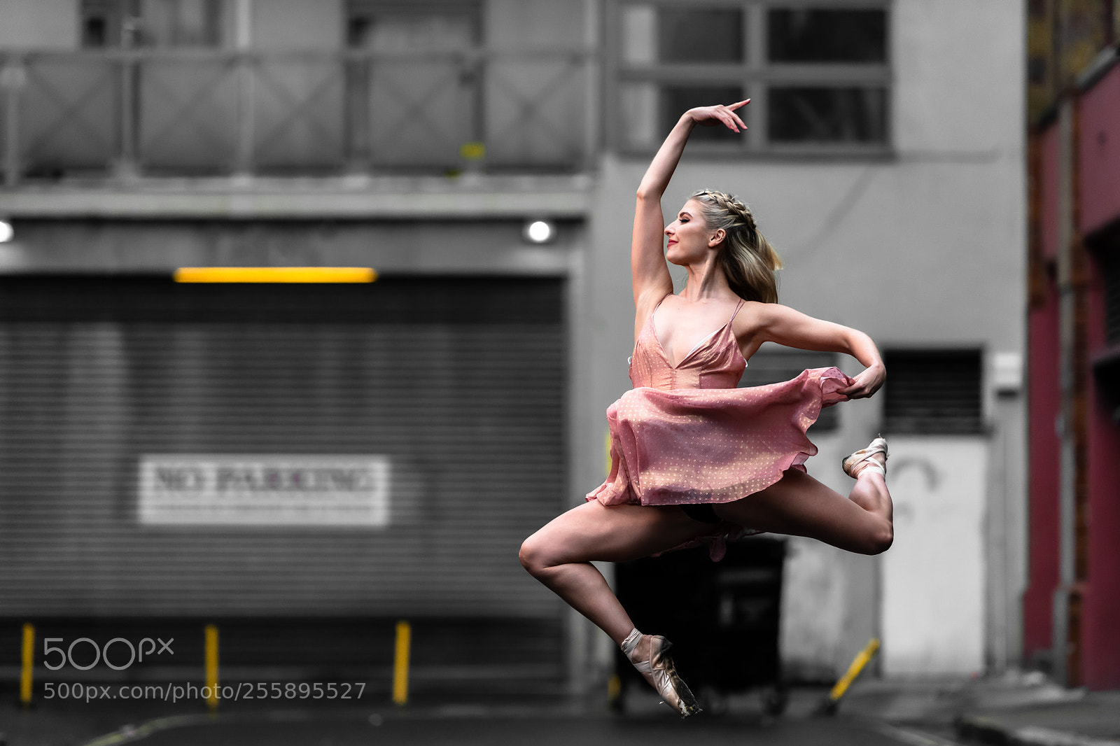 Nikon D850 sample photo. Dancing on the street photography